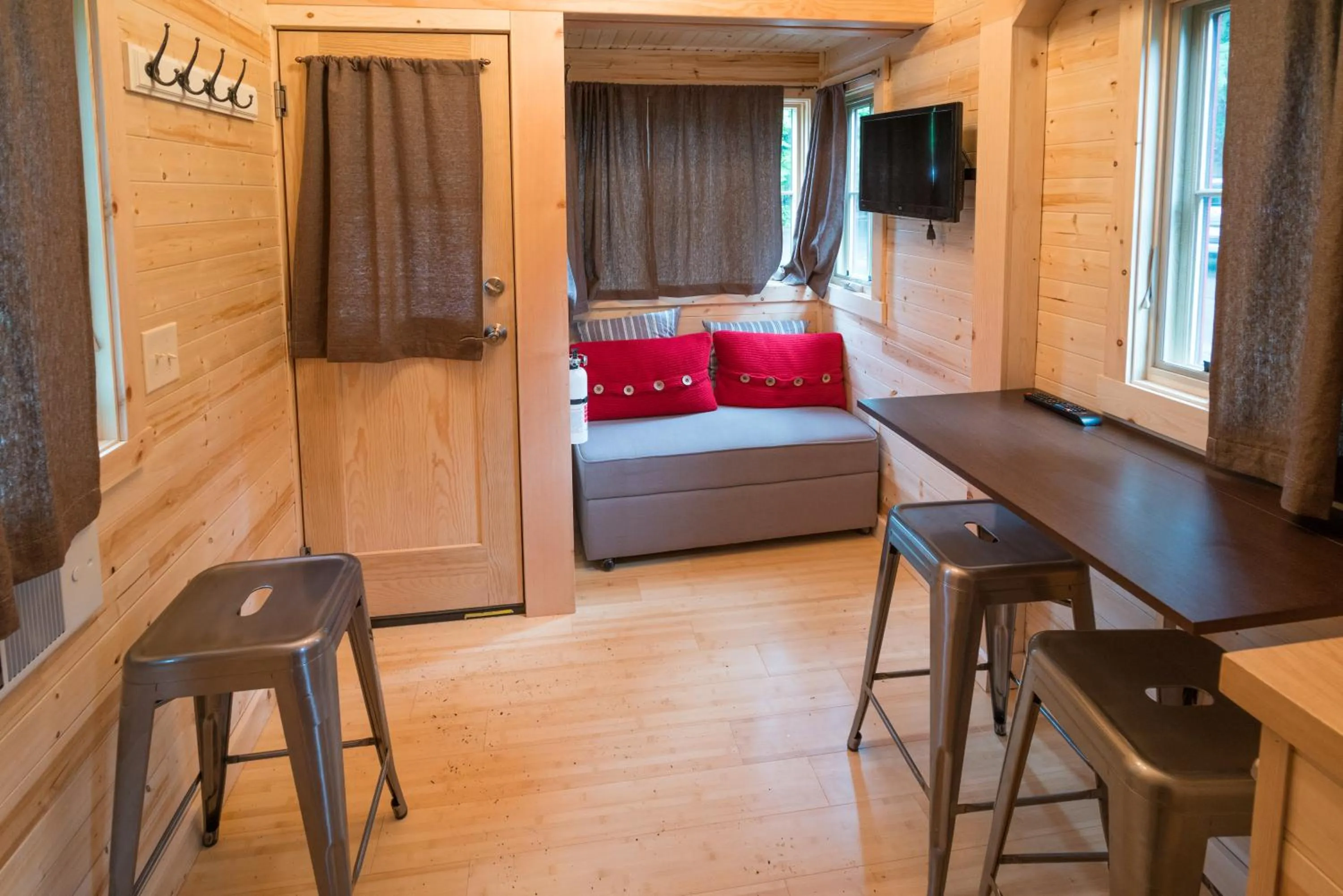 TV and multimedia, Bed in Mt Hood Tiny House Village