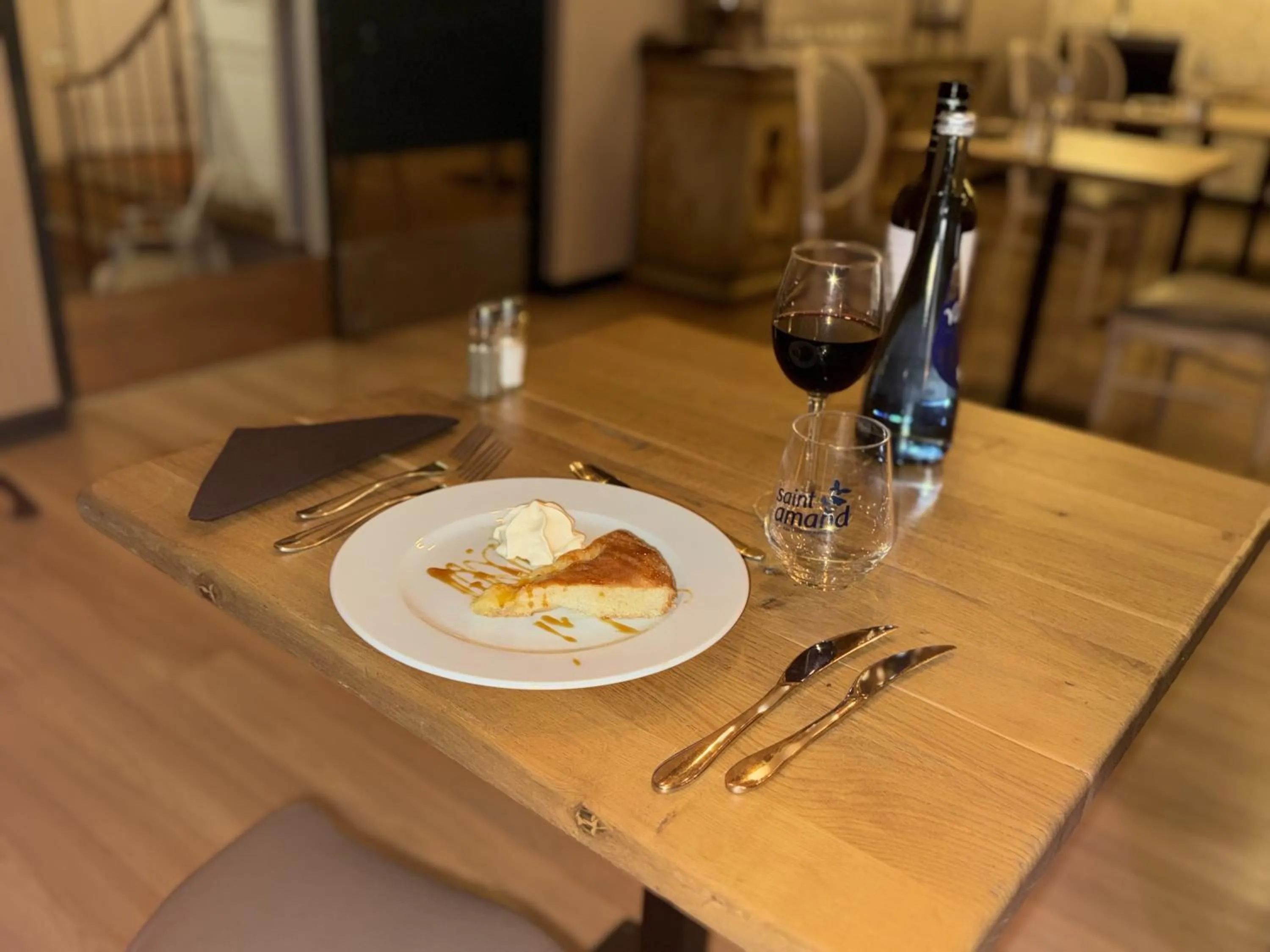 Restaurant/places to eat in LOGIS-Hôtel-Restaurant La Gentilhommière