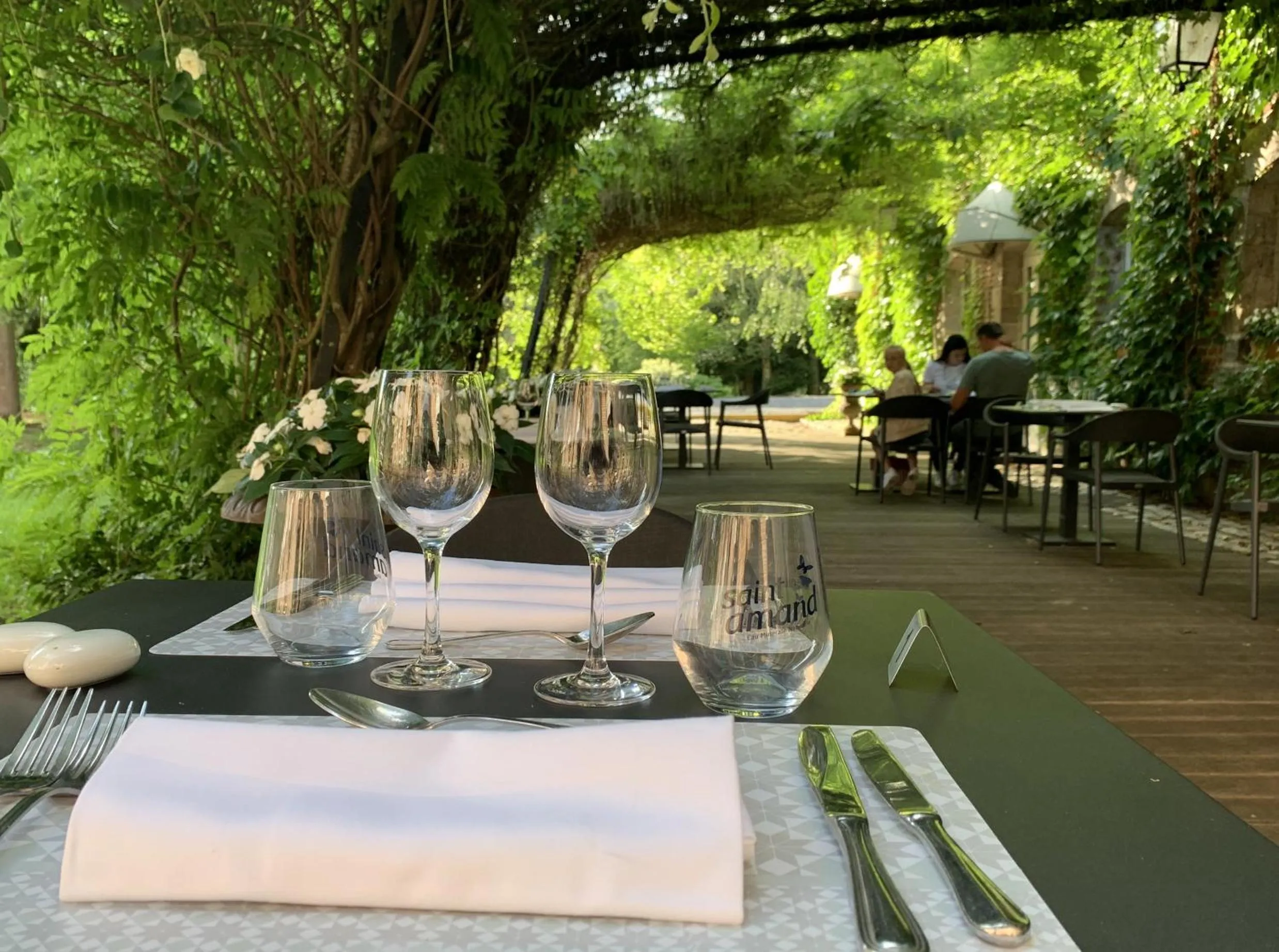 Dining area in LOGIS-Hôtel-Restaurant La Gentilhommière