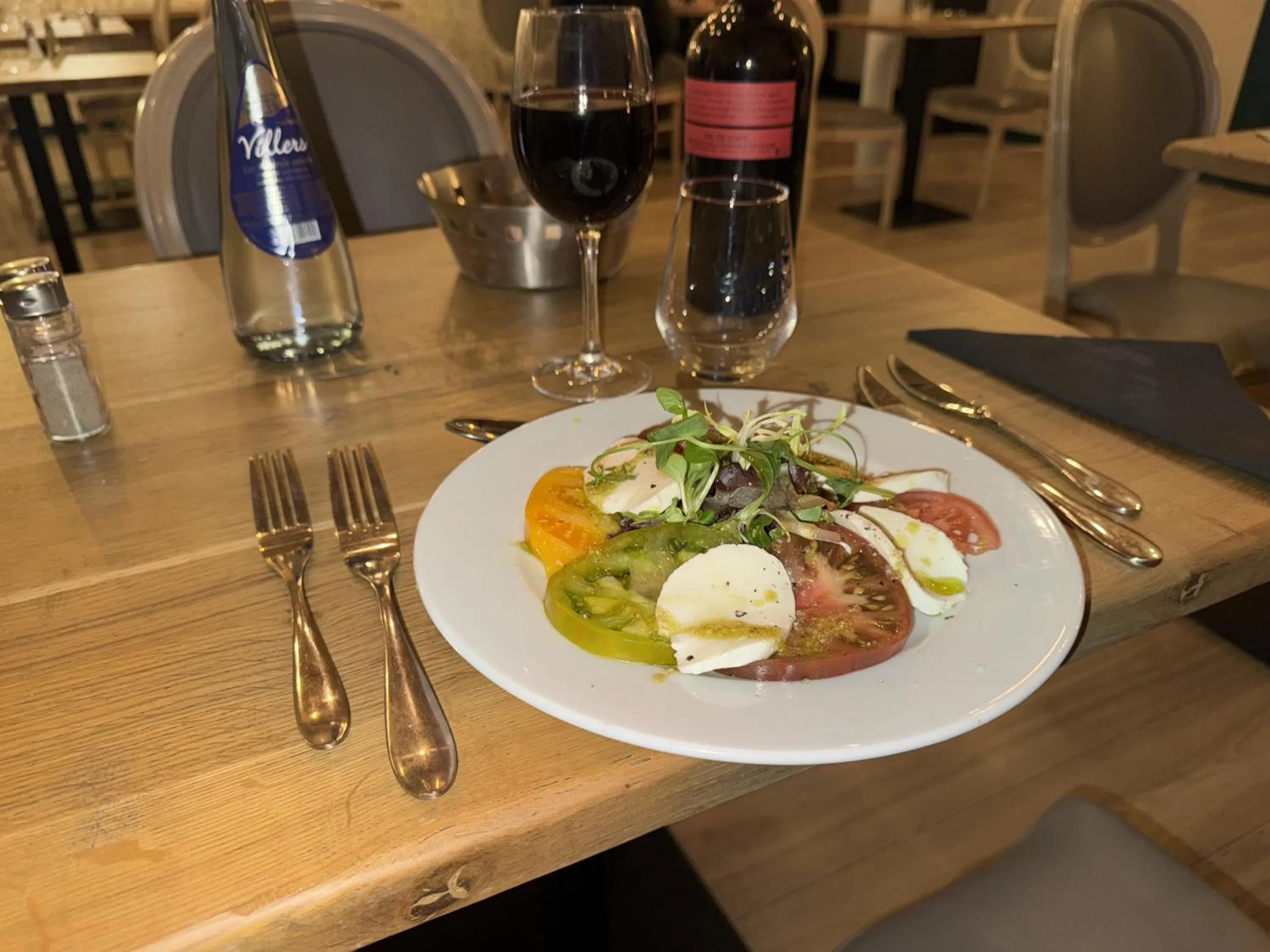 Restaurant/places to eat in LOGIS-Hôtel-Restaurant La Gentilhommière