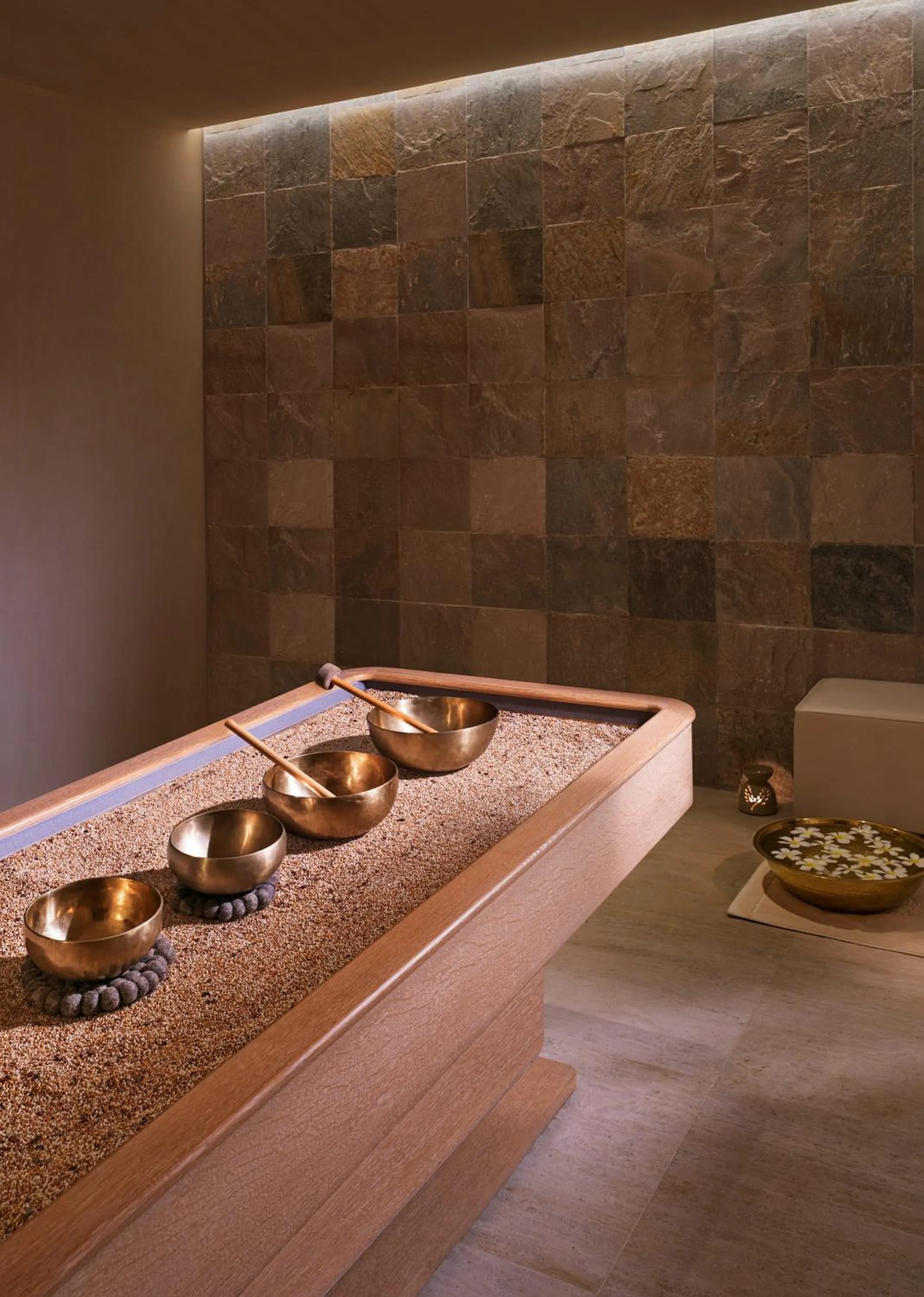 Massage in Raffles The Palm