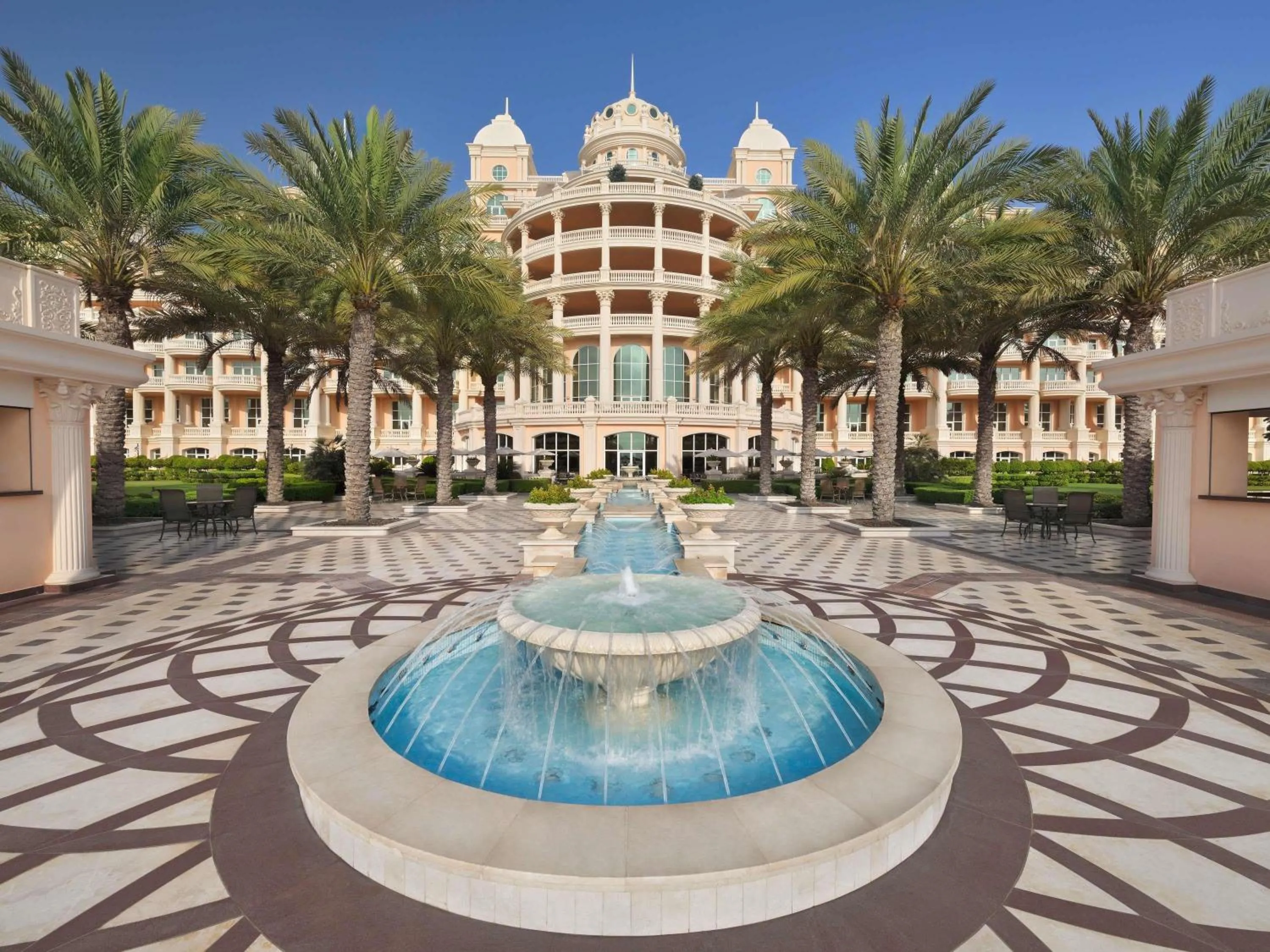 Property building in Raffles The Palm