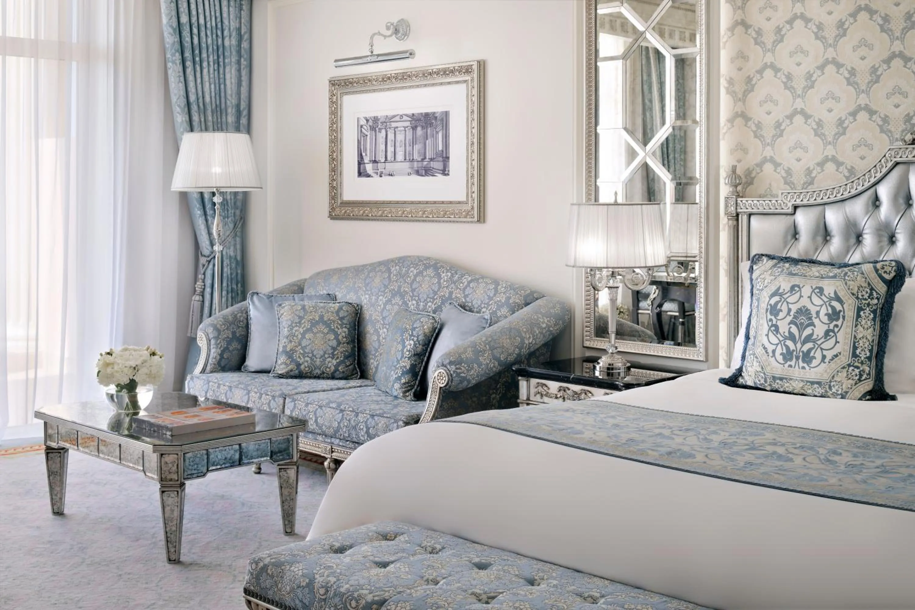 Seating area in Raffles The Palm