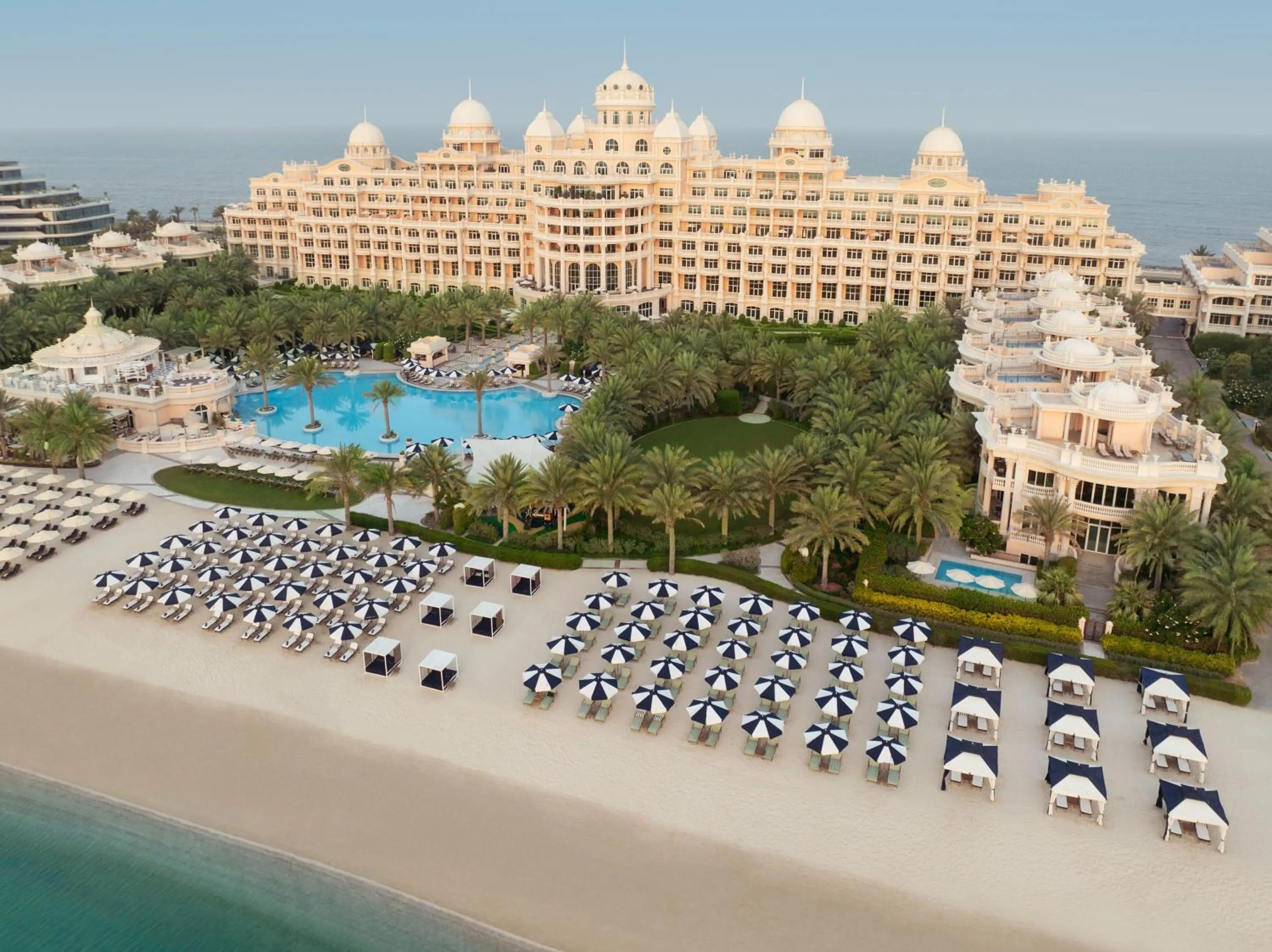 Property building in Raffles The Palm