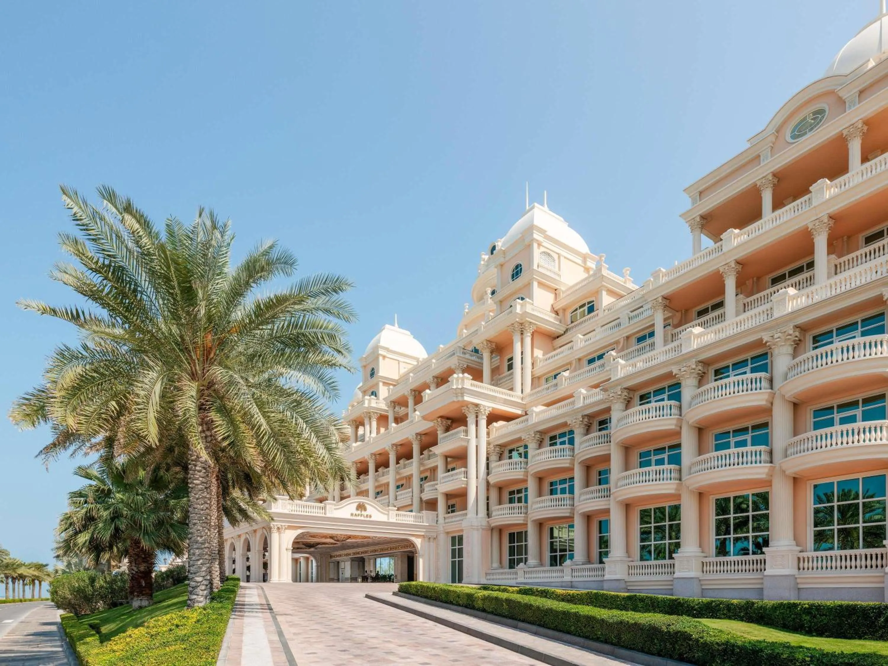 Property building in Raffles The Palm