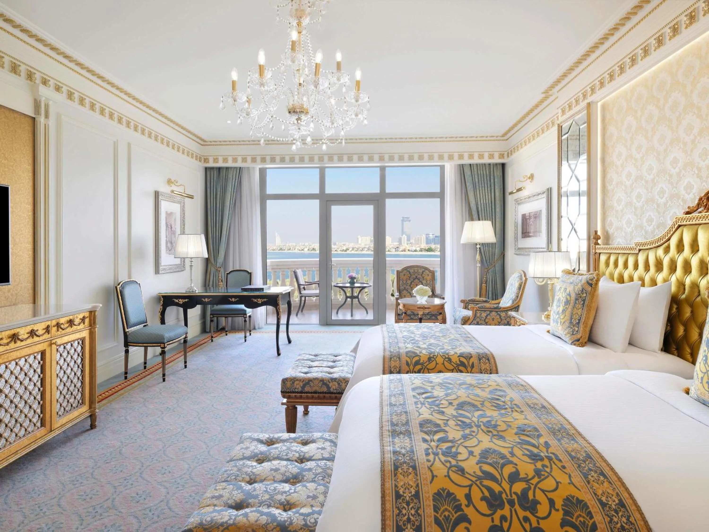 Bedroom, Bed in Raffles The Palm