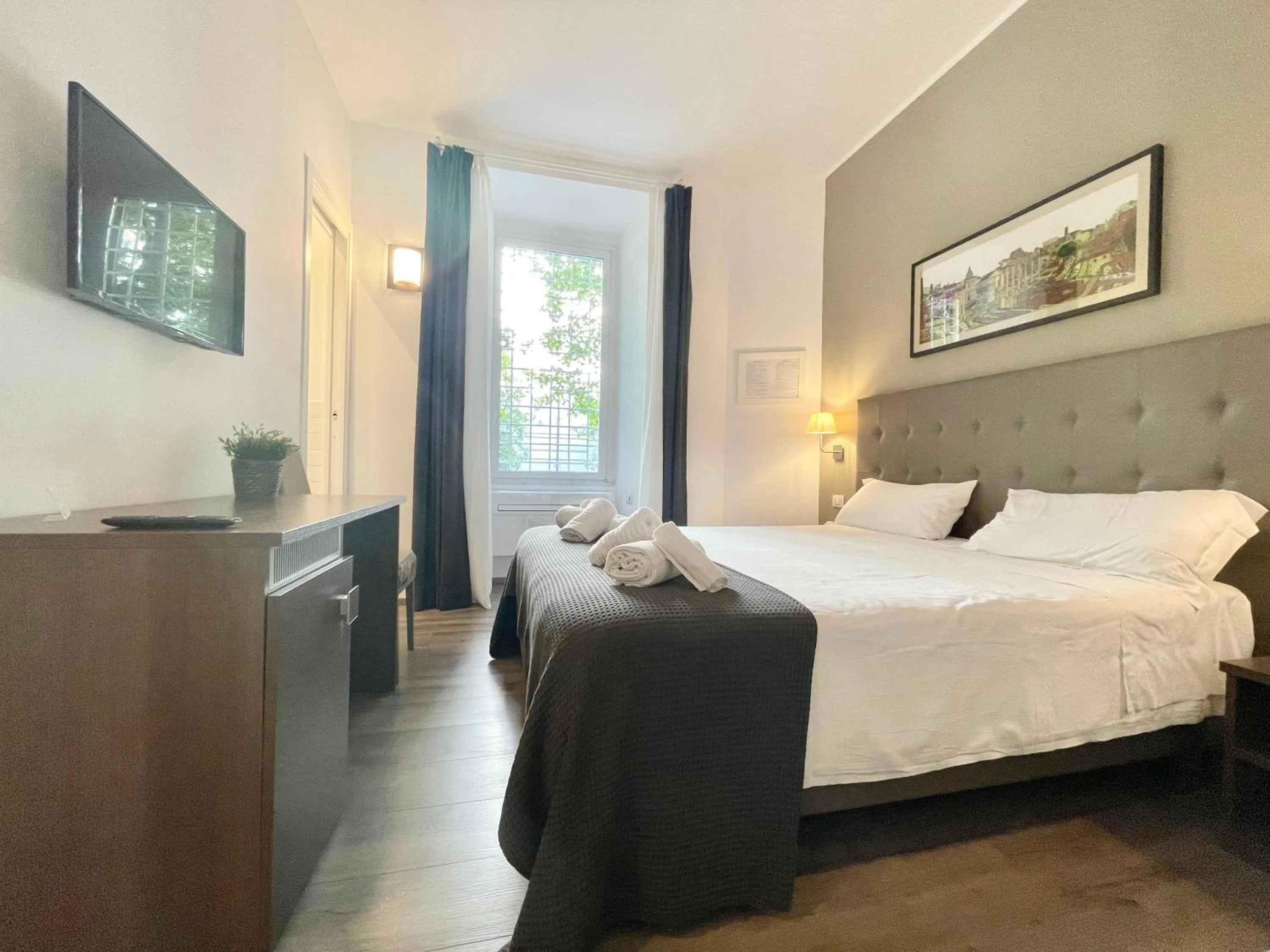 Bedroom, Bed in Victory Rooms