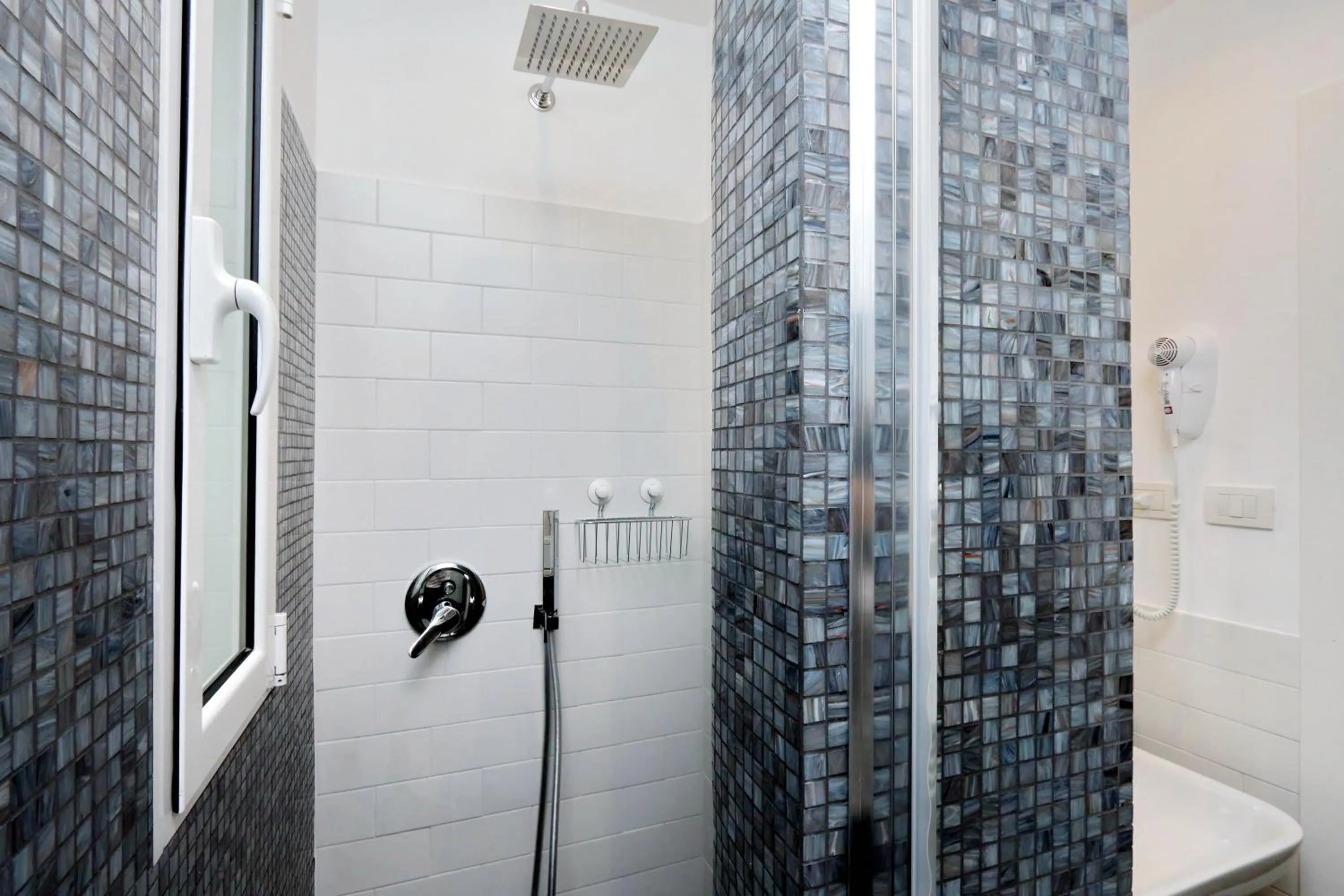 Bathroom in Victory Rooms