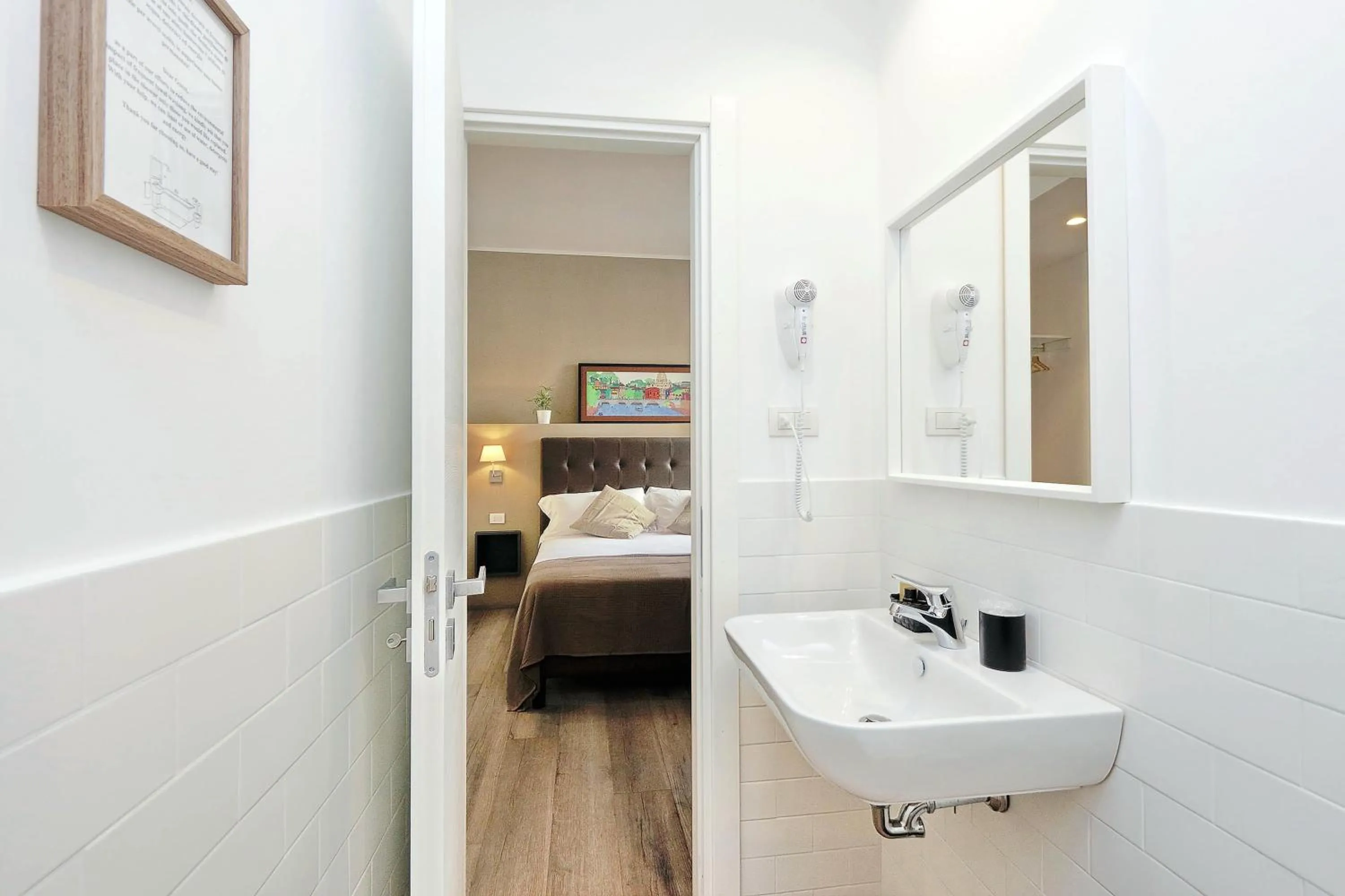 Bathroom, Bed in Victory Rooms