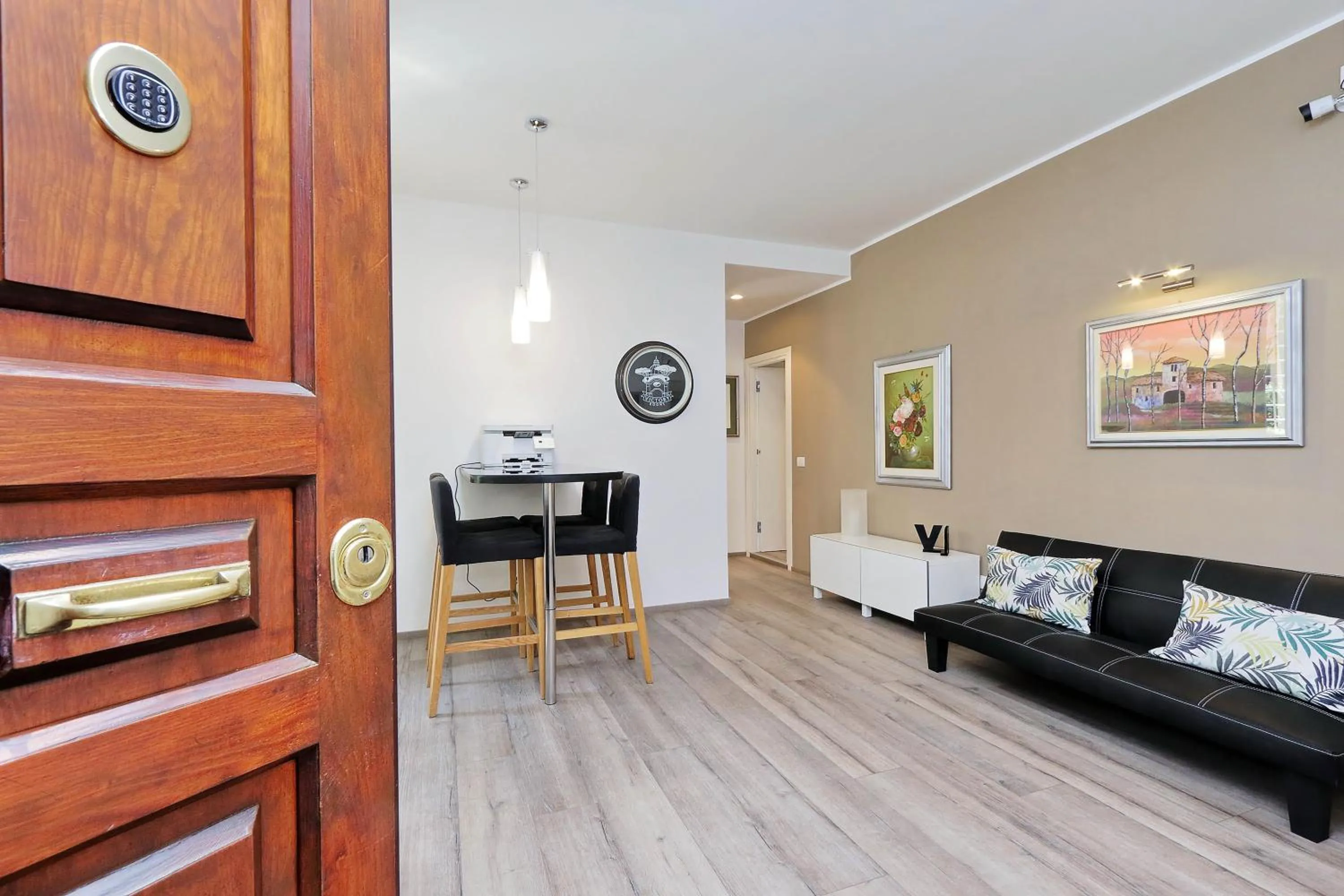 Communal lounge/ TV room in Victory Rooms