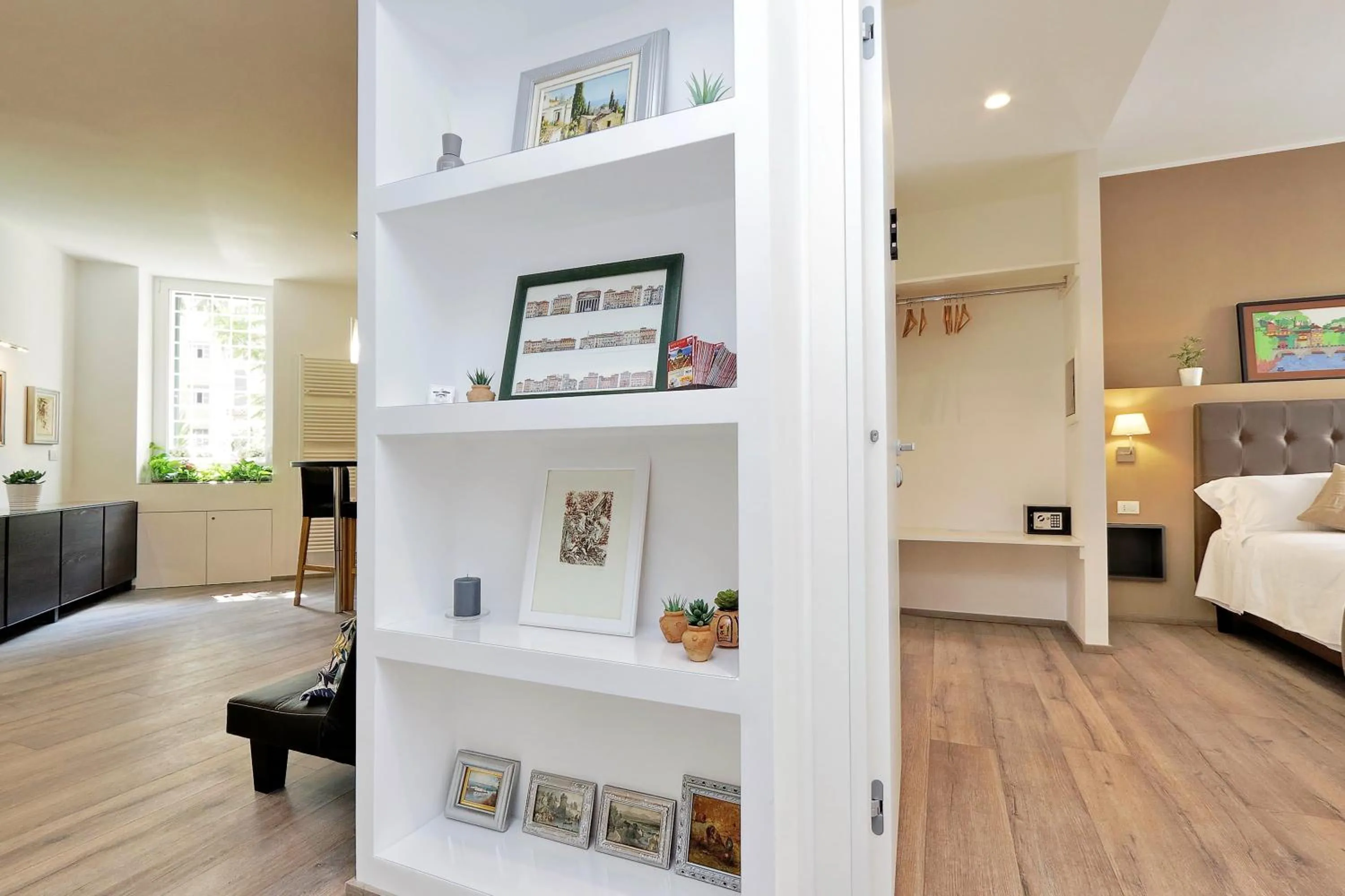 Communal lounge/ TV room, Bed in Victory Rooms