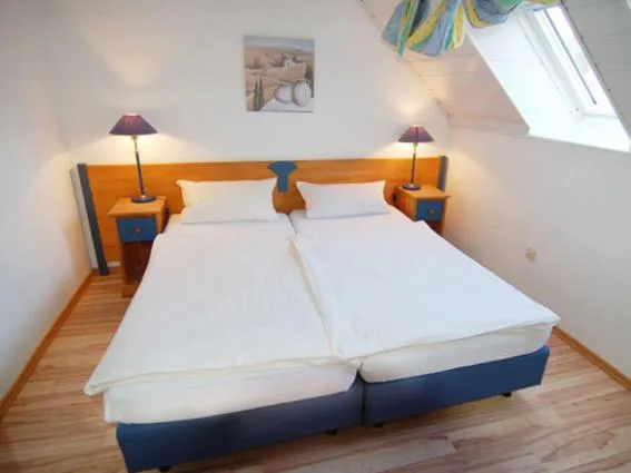 Day, Bed in Hotel Auf Dem Langenhof Wunstorf