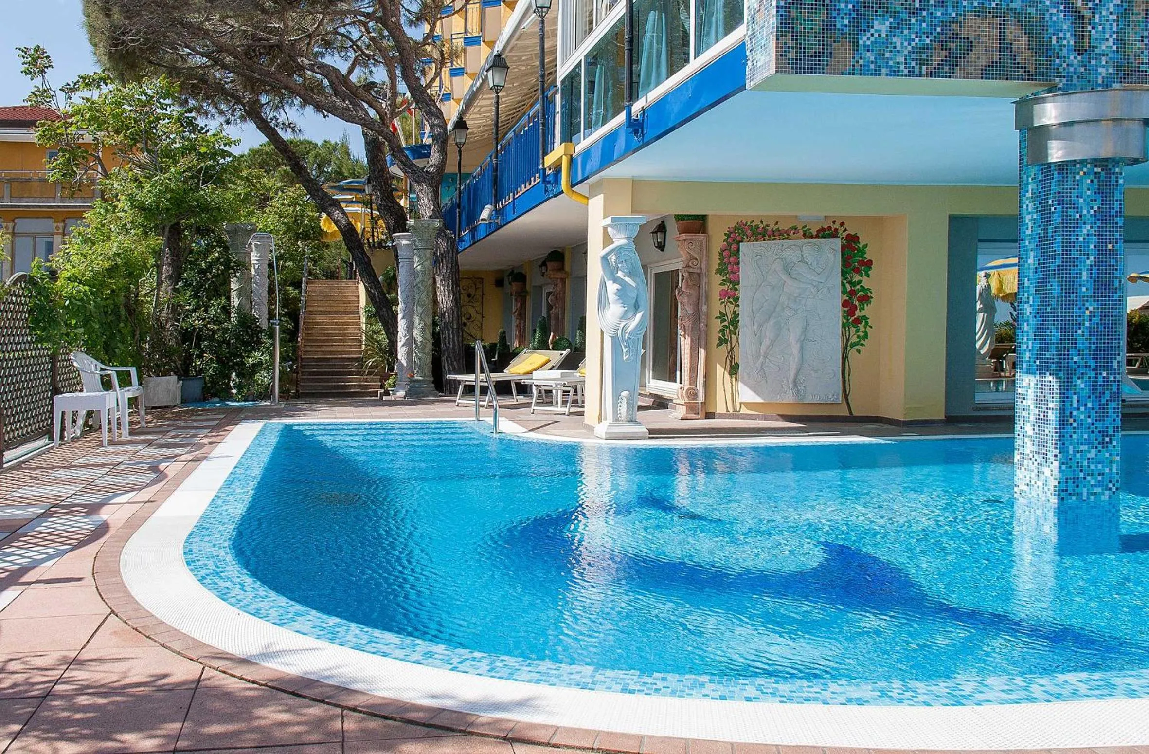 Swimming pool in Hotel Napoleon