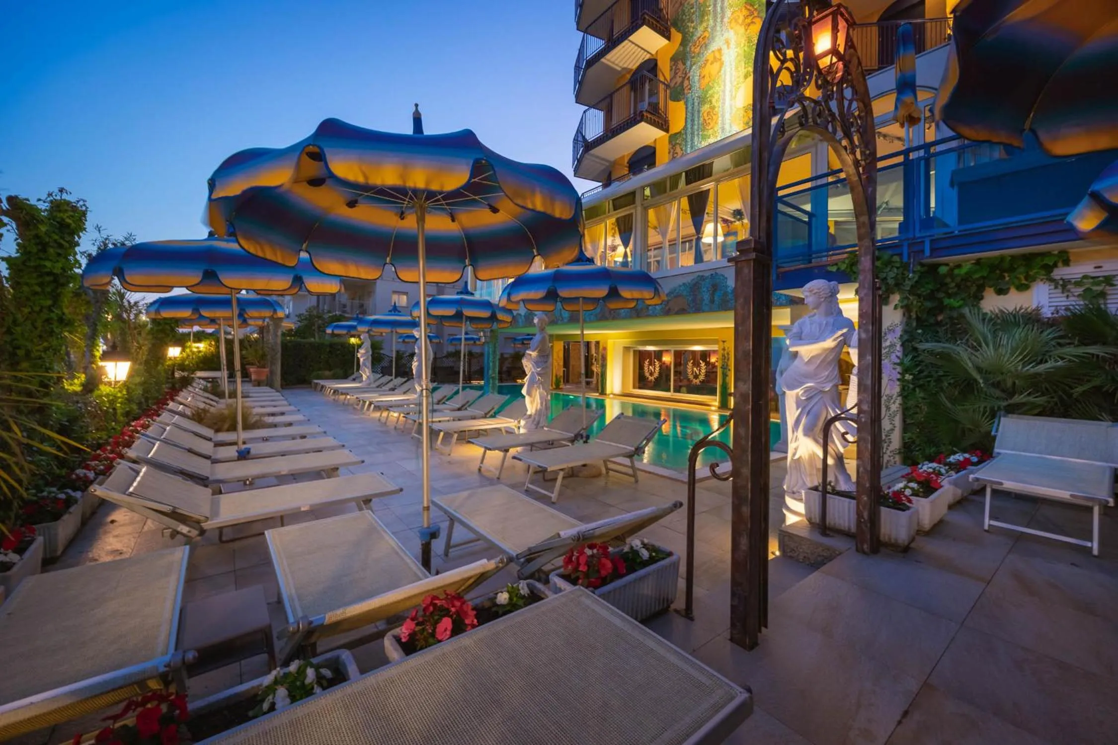 Swimming pool in Hotel Napoleon