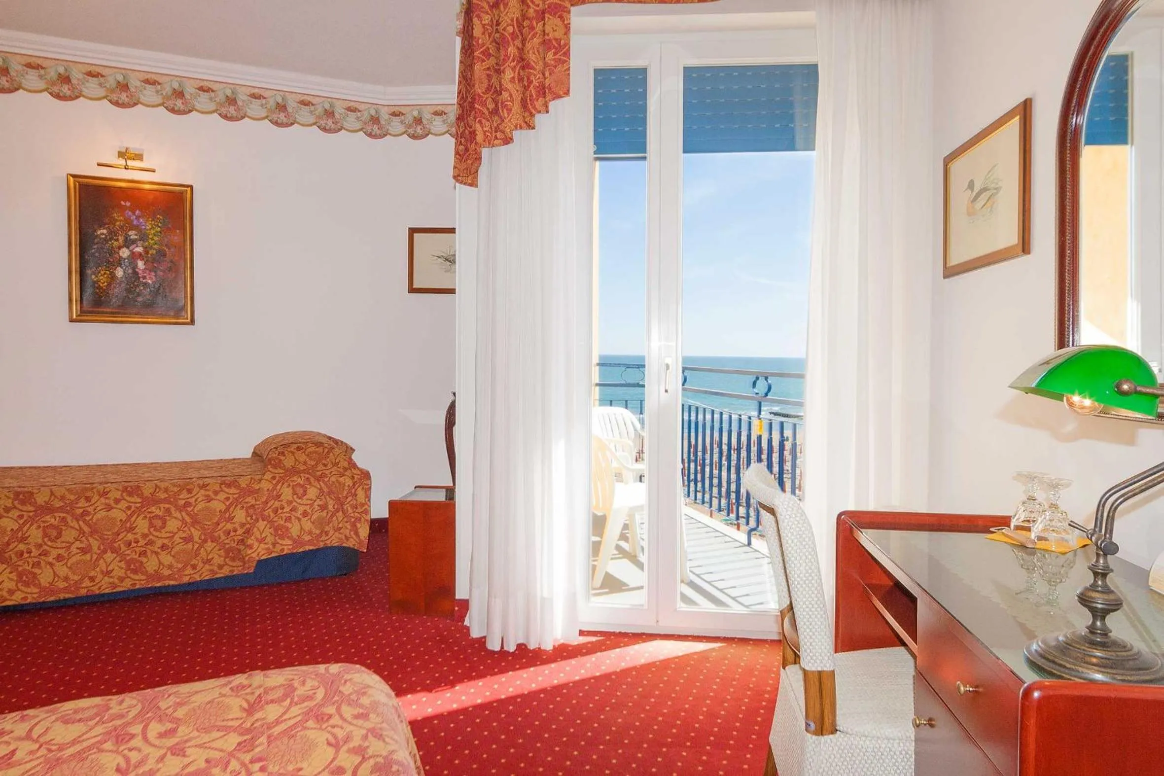 Photo of the whole room in Hotel Napoleon