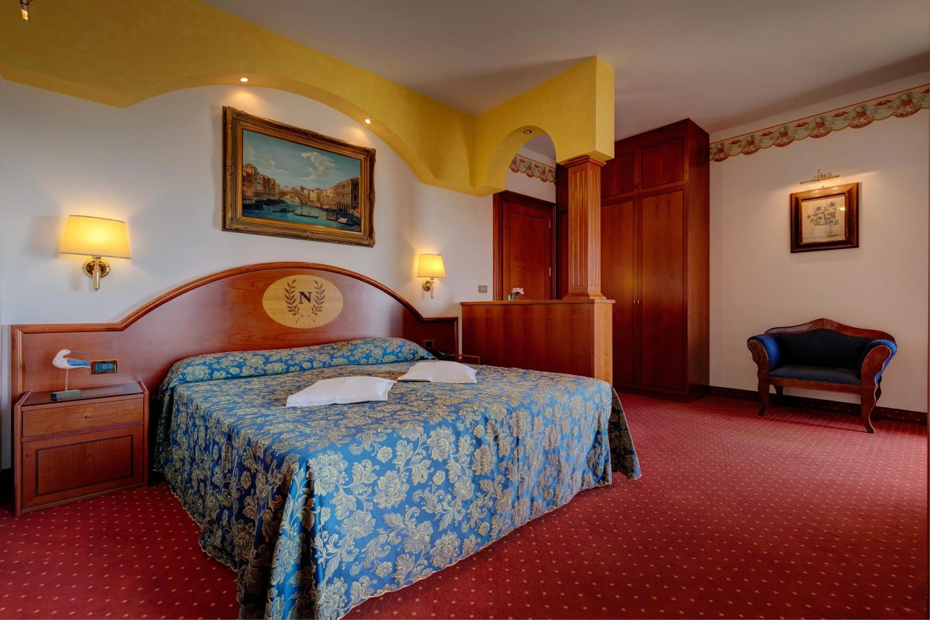 Bed in Hotel Napoleon