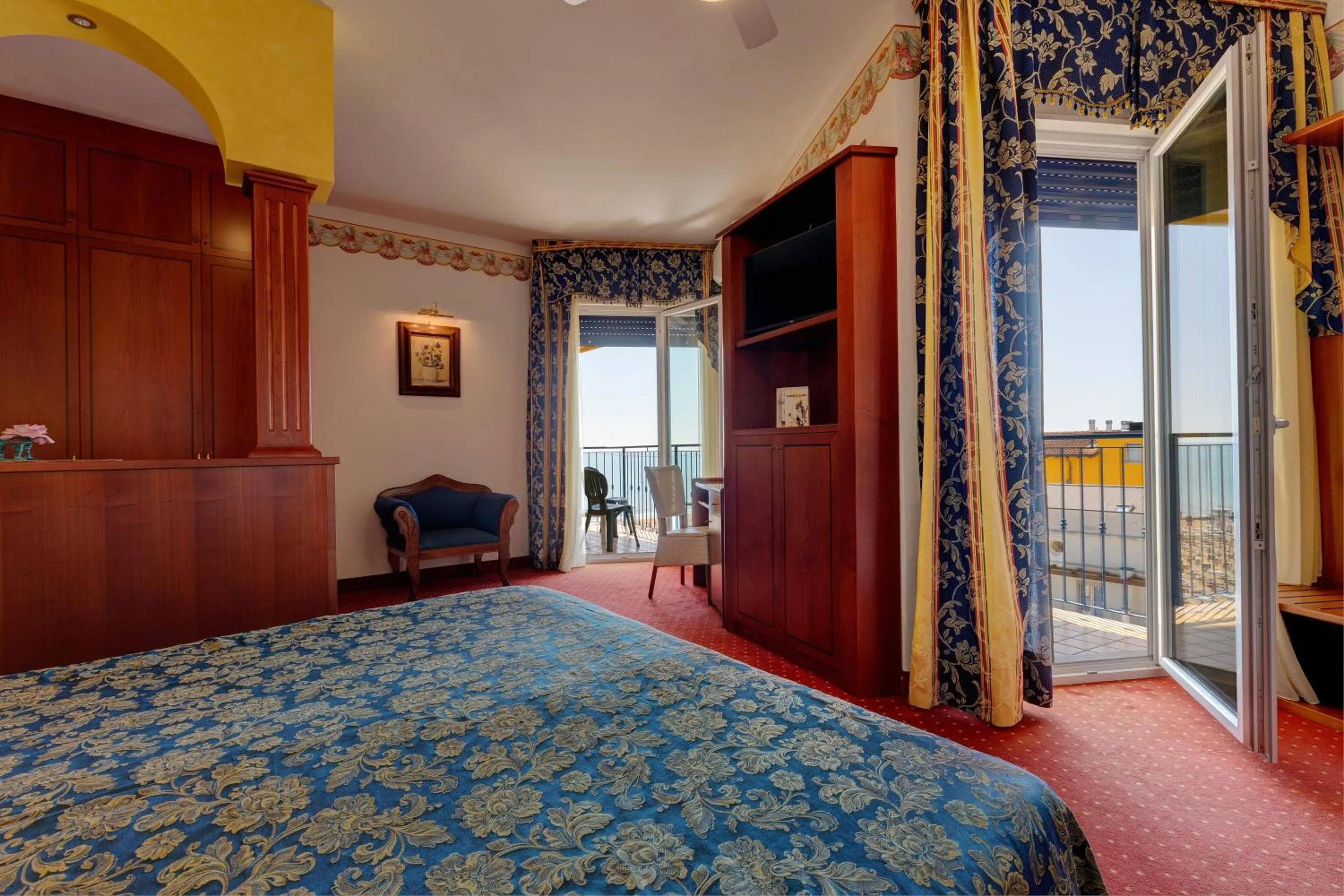 Photo of the whole room, Bed in Hotel Napoleon