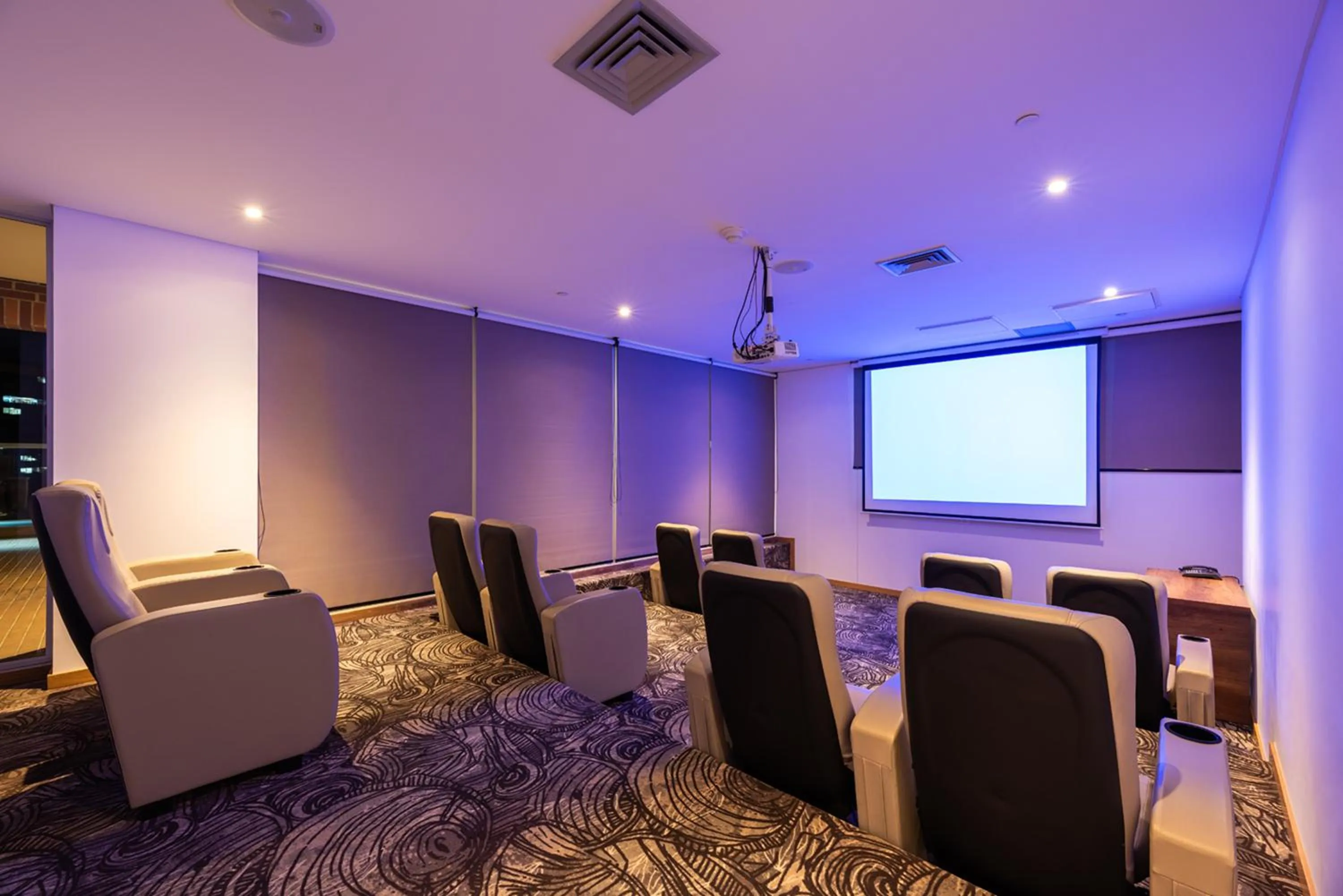 Communal lounge/ TV room in Estelar La Torre Suites