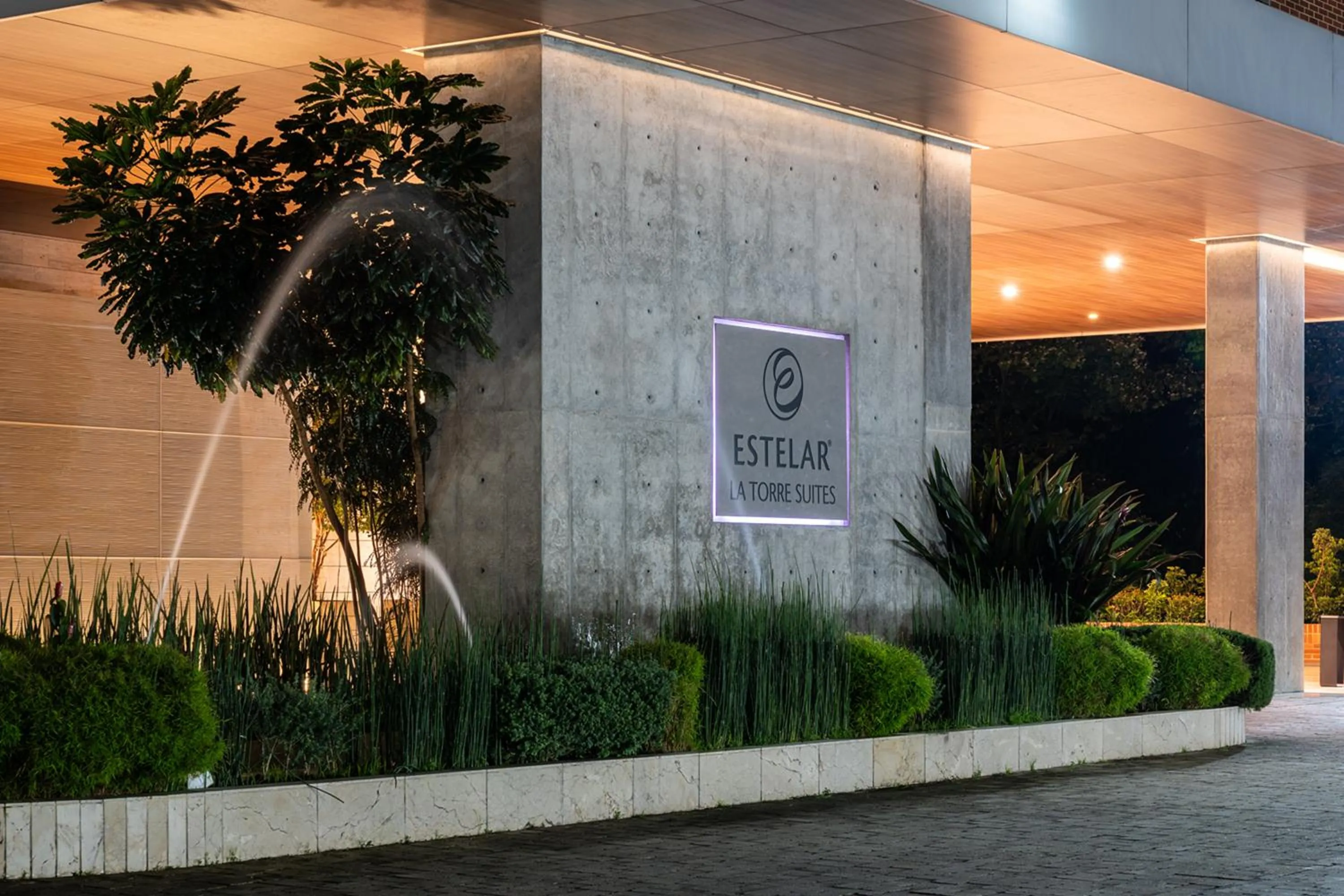 Facade/entrance in Estelar La Torre Suites