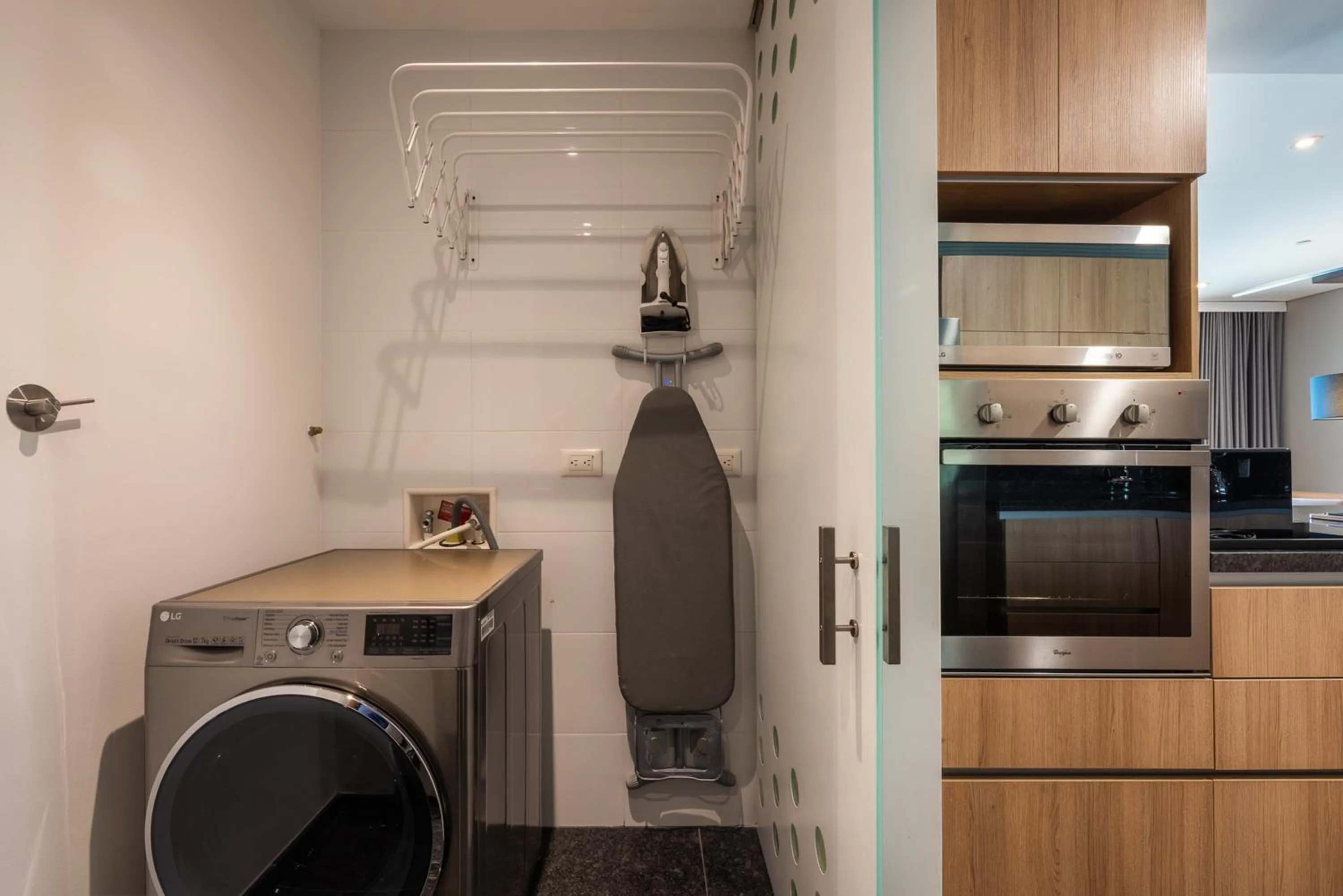 washing machine in Estelar La Torre Suites