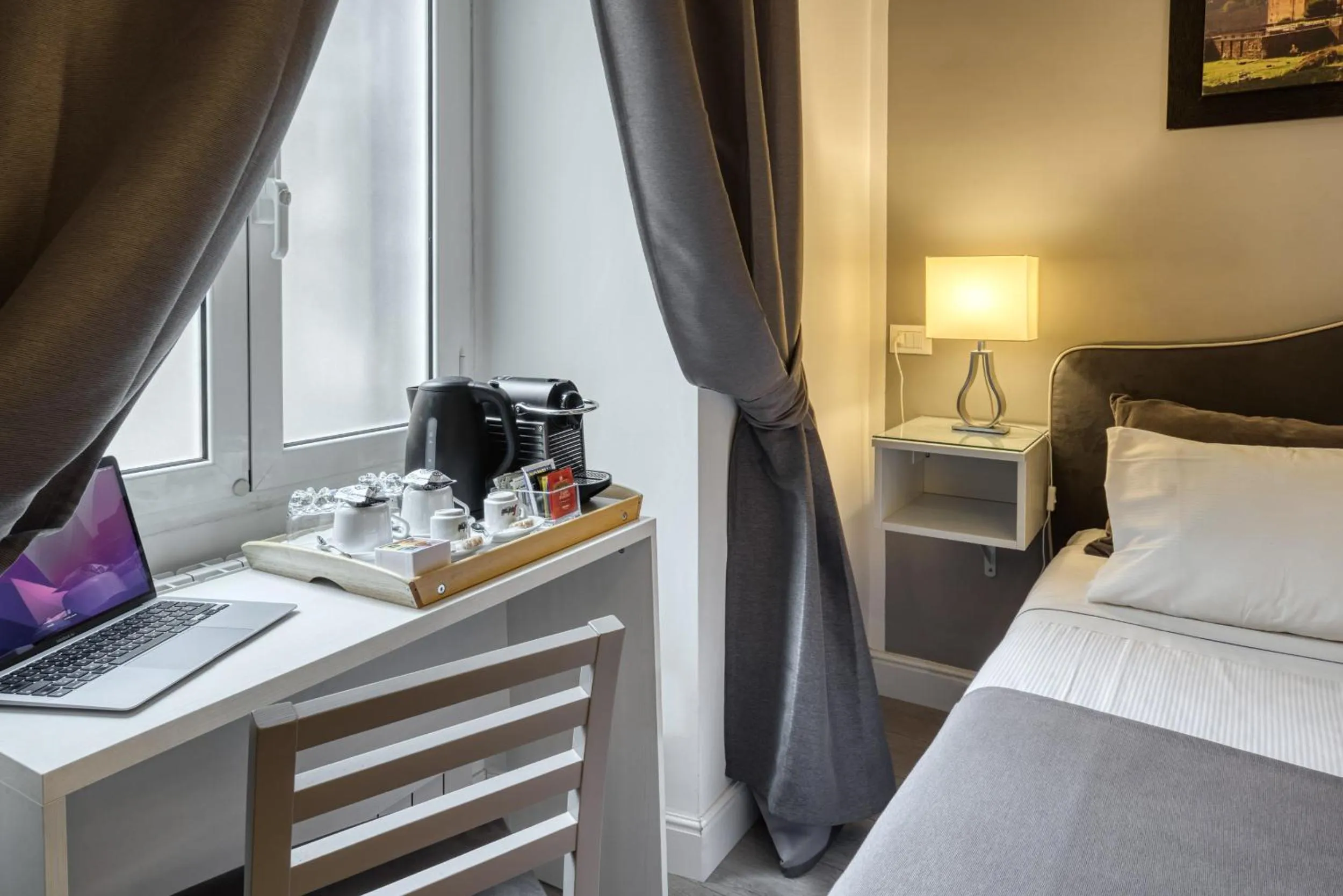 Bedroom, Bed in Rhome Guest House