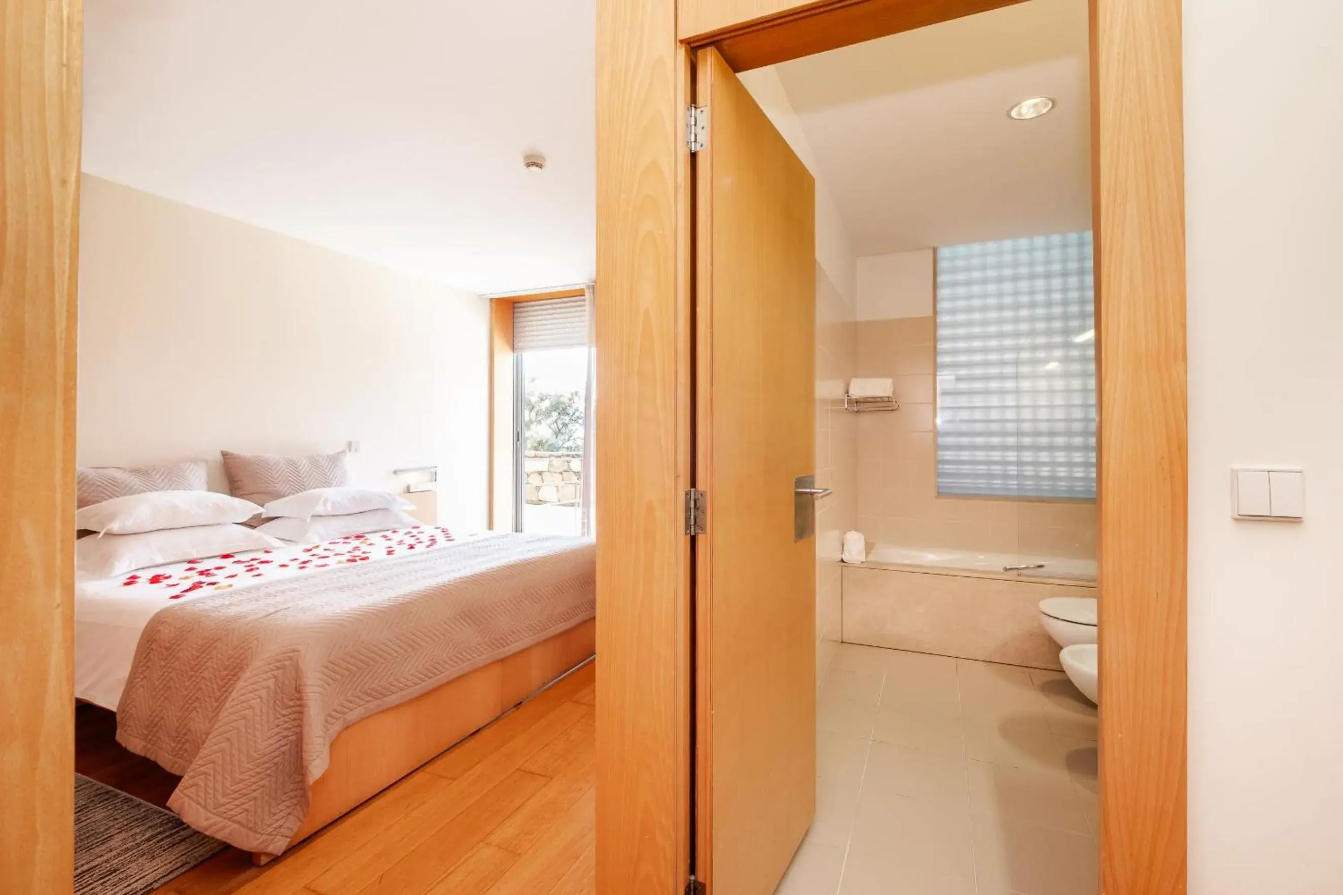 Double or Twin Room with Garden View in Axis Ponte de Lima Golf Resort Hotel Double or Twin Room with Garden View in Axis Ponte de Lima Golf Resort Hotel