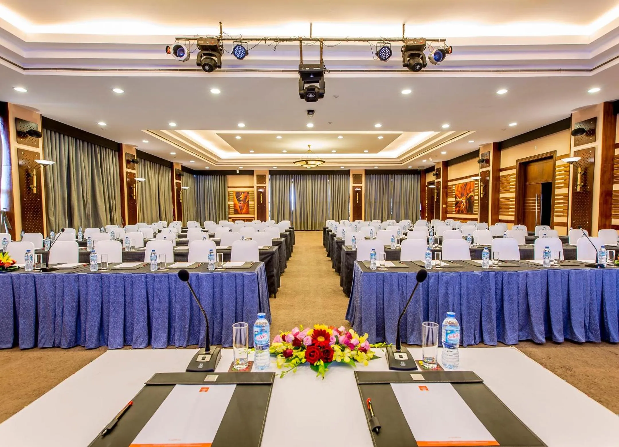 Meeting/conference room in Sai Gon Quang Binh Hotel