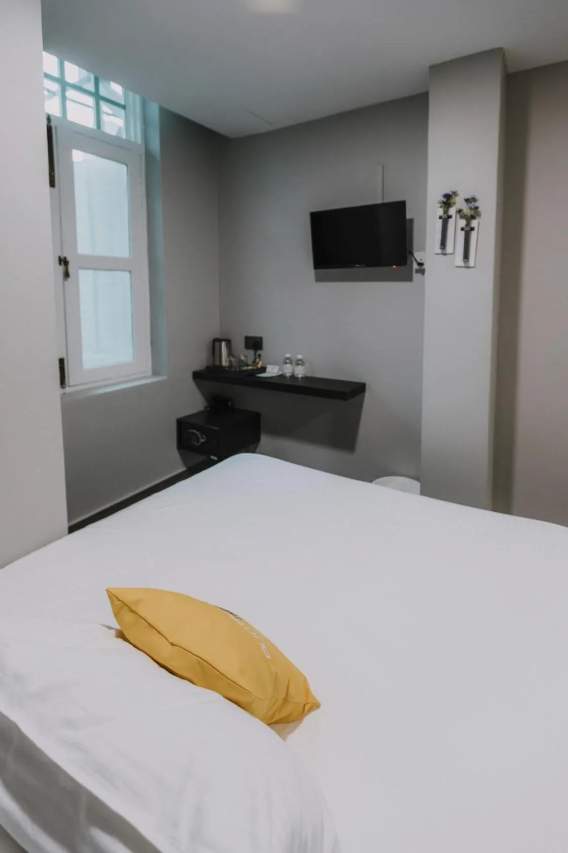 TV/Entertainment Center in Butternut Tree Hotel