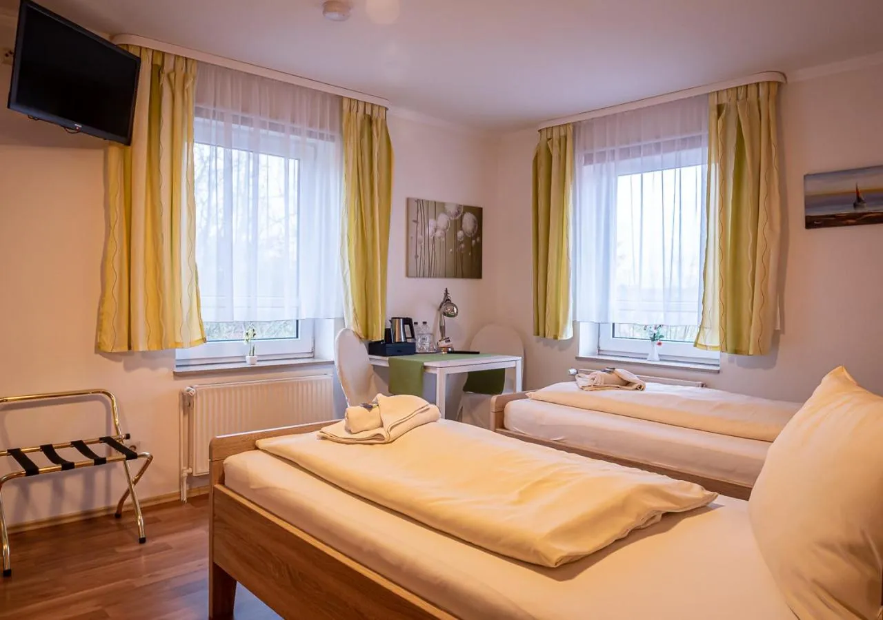 Bed in Hotel Bouzid - Laatzen