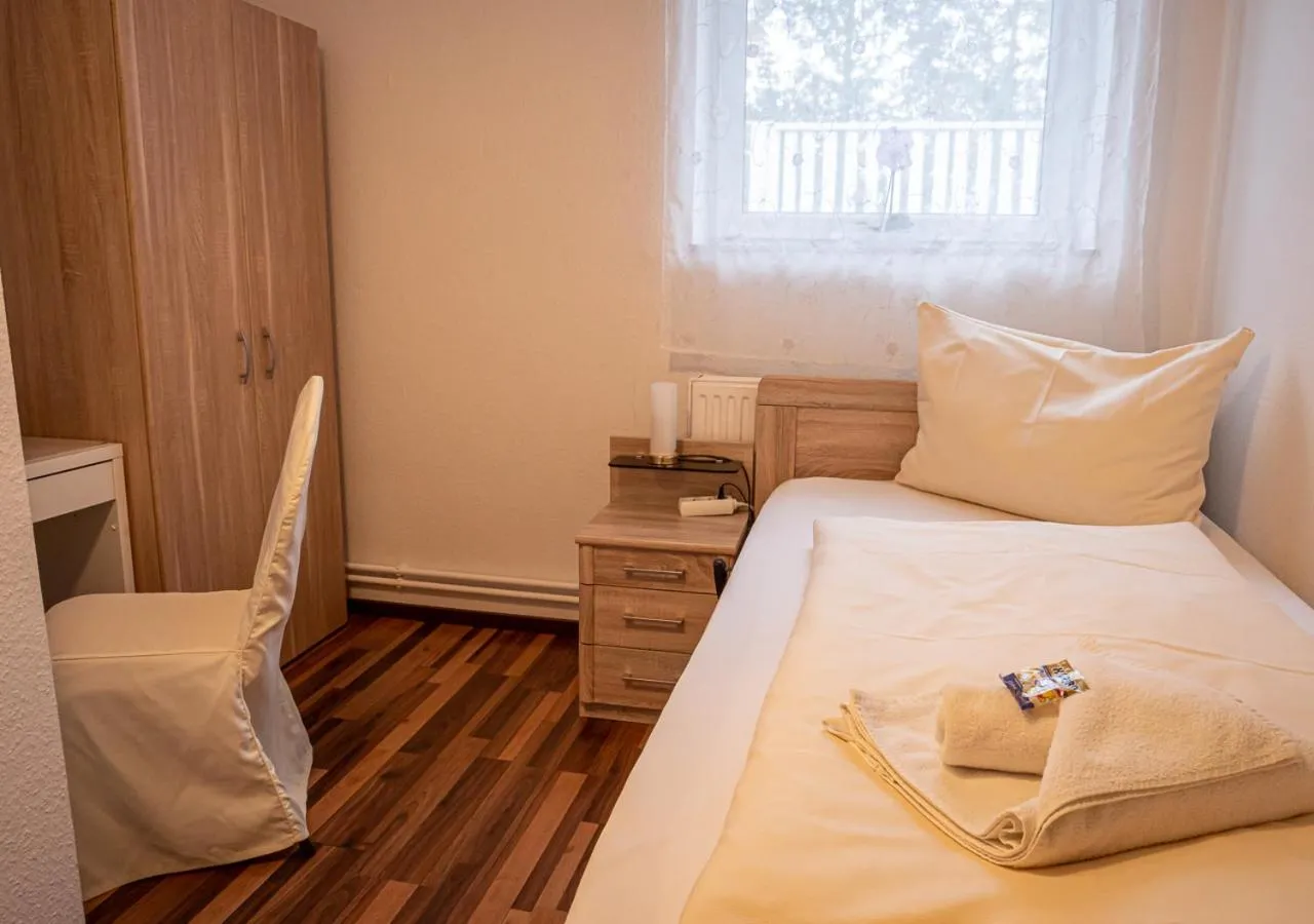 Bed in Hotel Bouzid - Laatzen