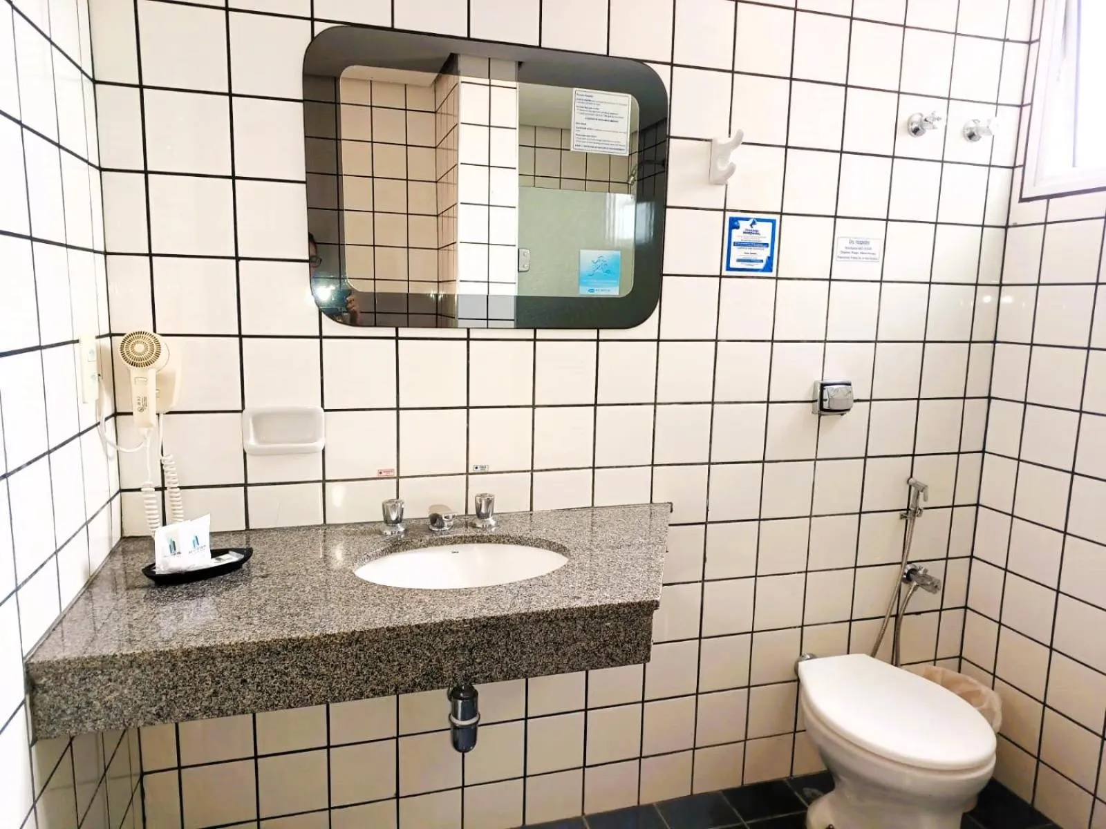 Shower in Hotel Riviera