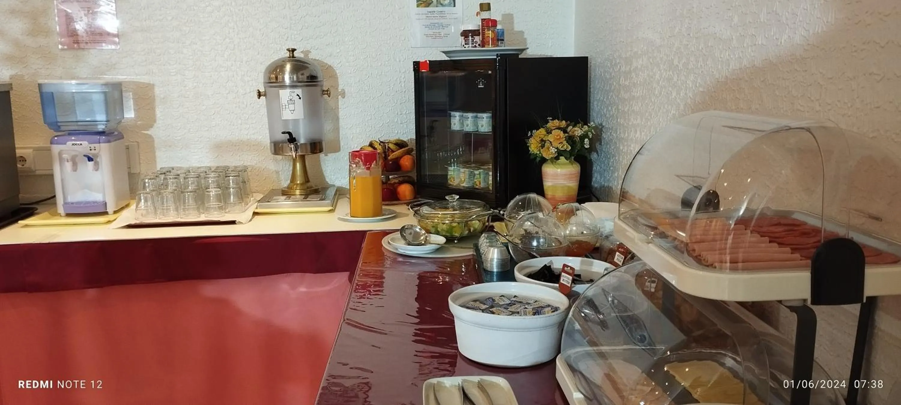 Coffee/tea facilities in Hotel Alnacir