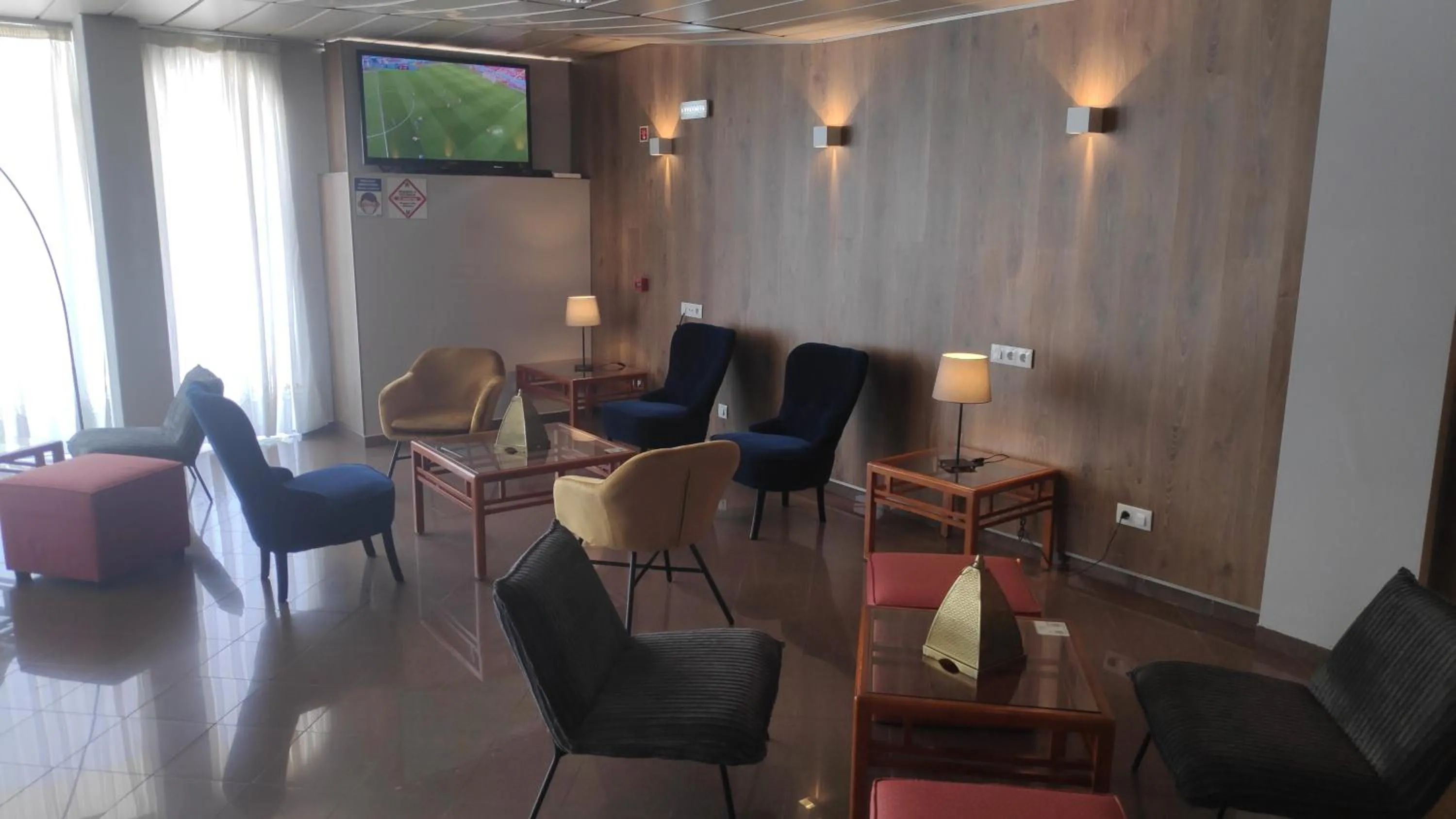 TV and multimedia in Hotel Alnacir