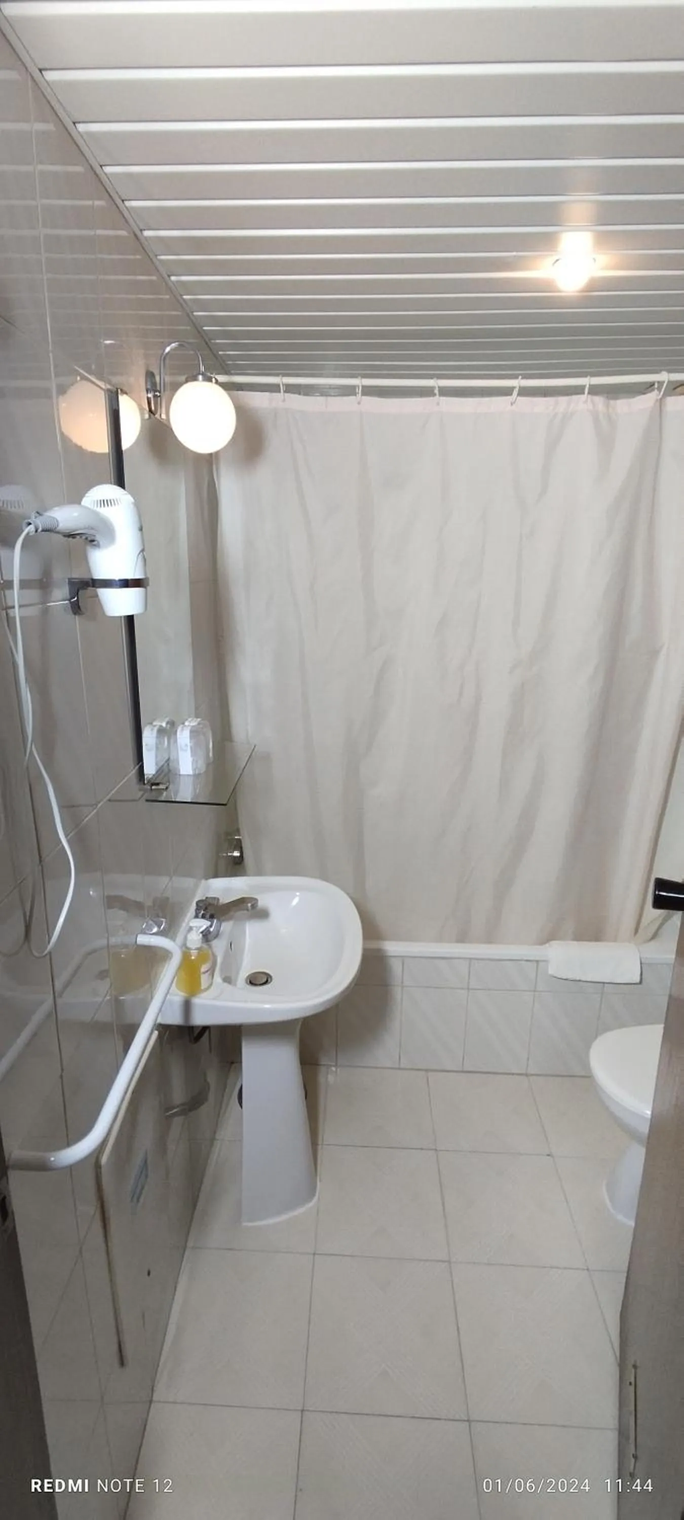 Bathroom in Hotel Alnacir