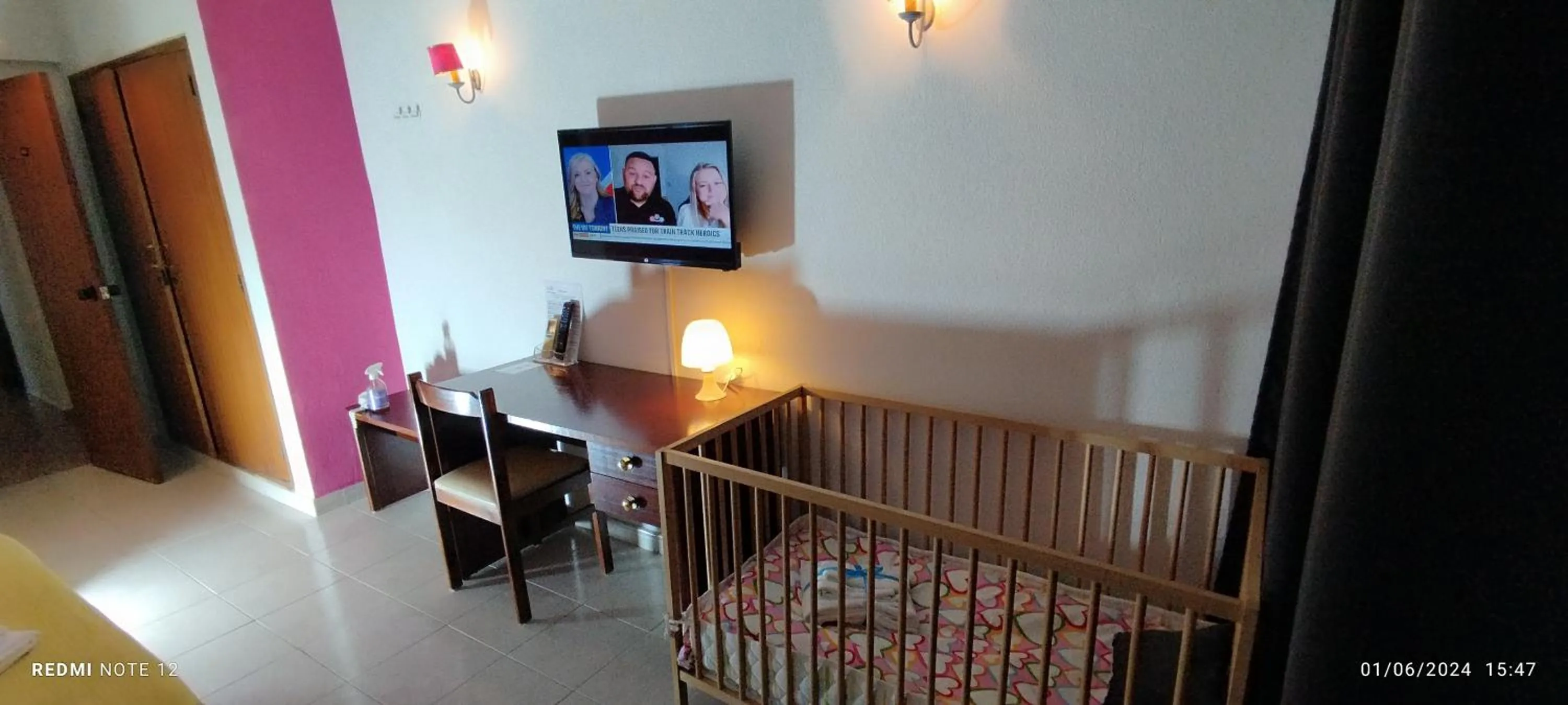 TV and multimedia, Bed in Hotel Alnacir