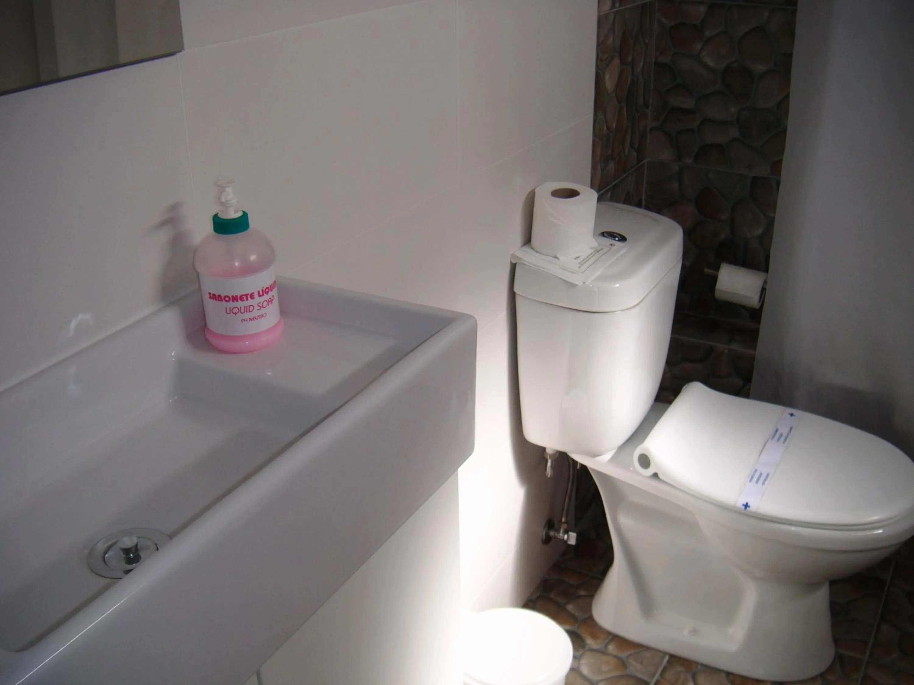 Bathroom in Hotel Alnacir