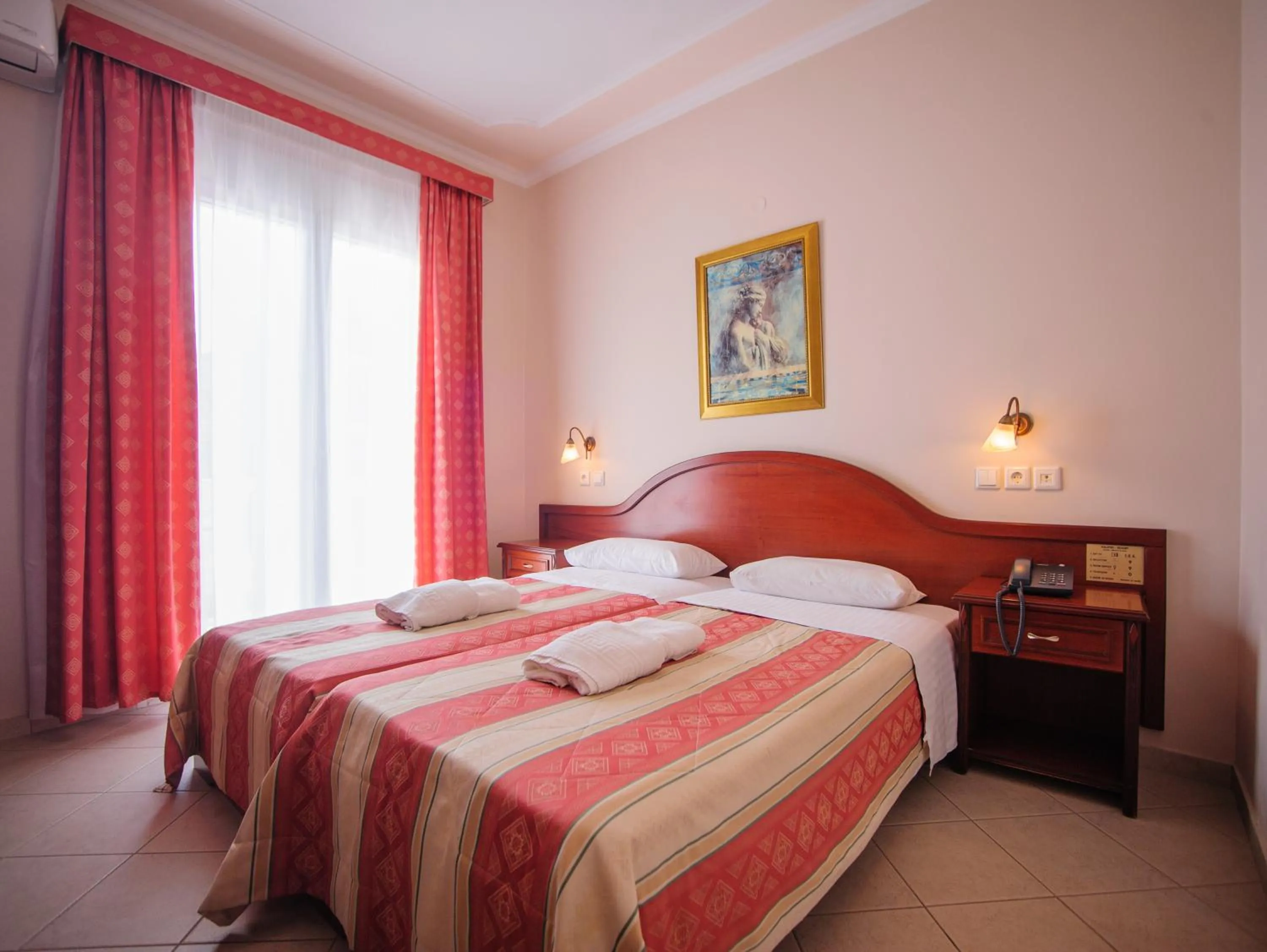 Photo of the whole room, Bed in Kalipso