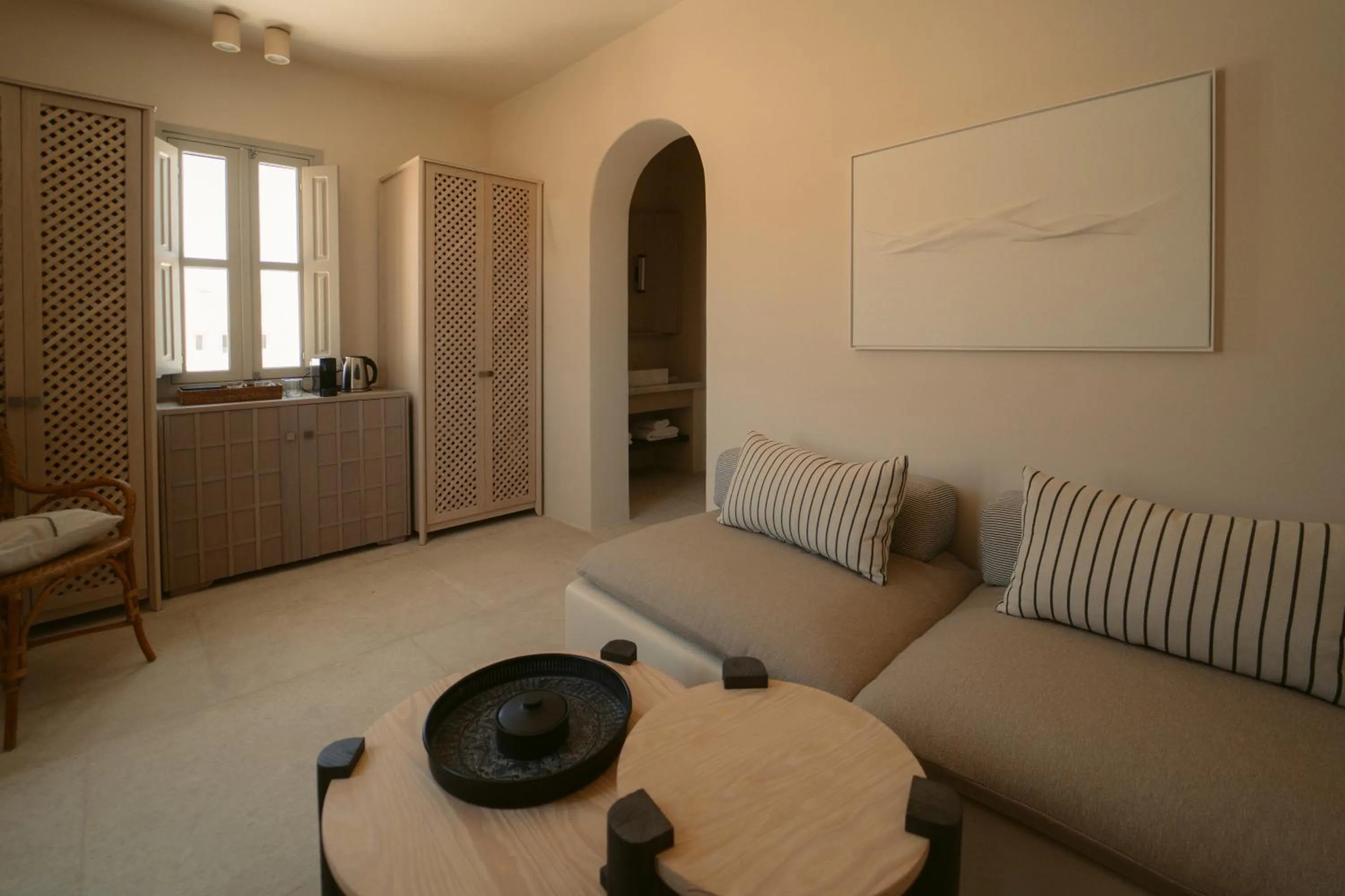 Living room in Black Rose Beach Suites