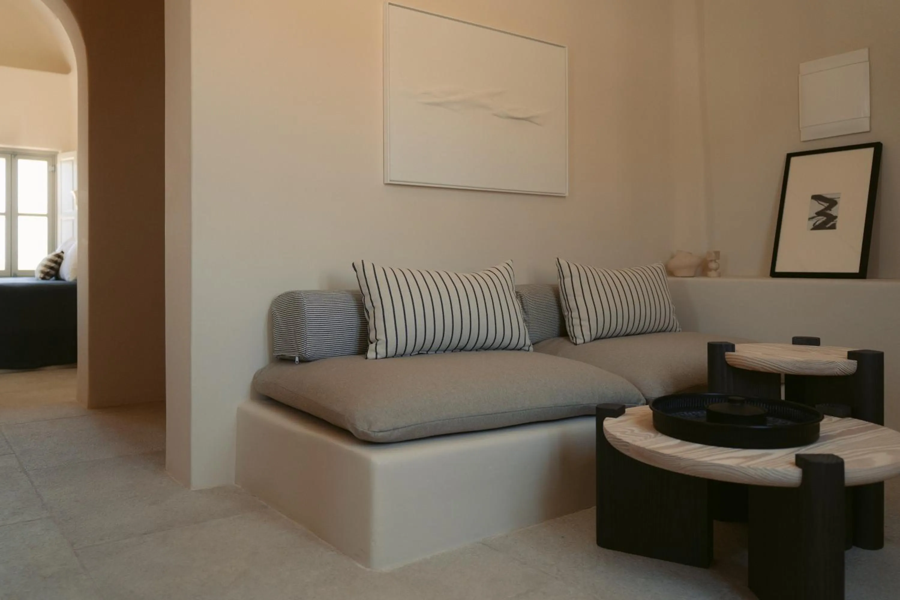 Living room in Black Rose Beach Suites