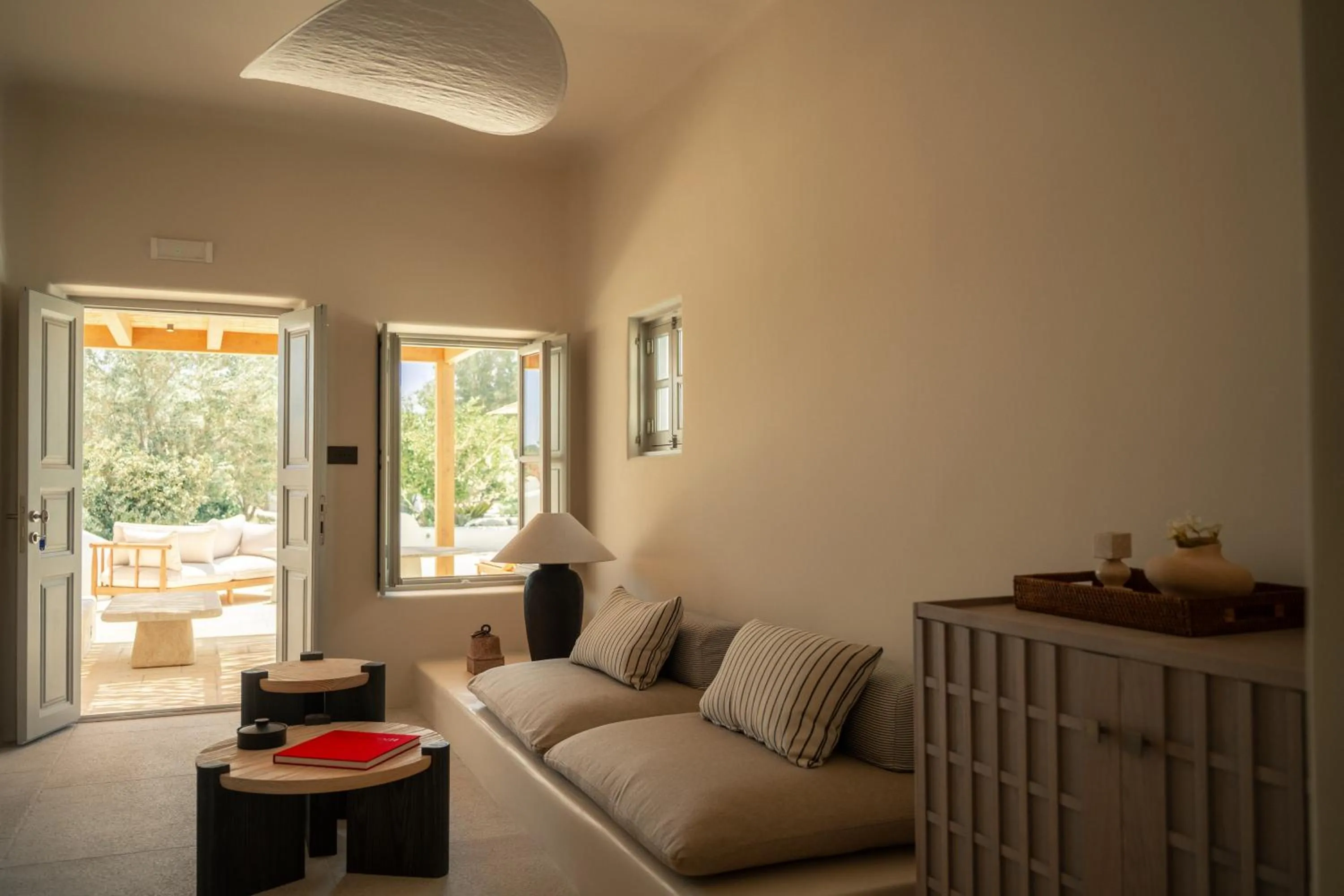 Living room in Black Rose Beach Suites