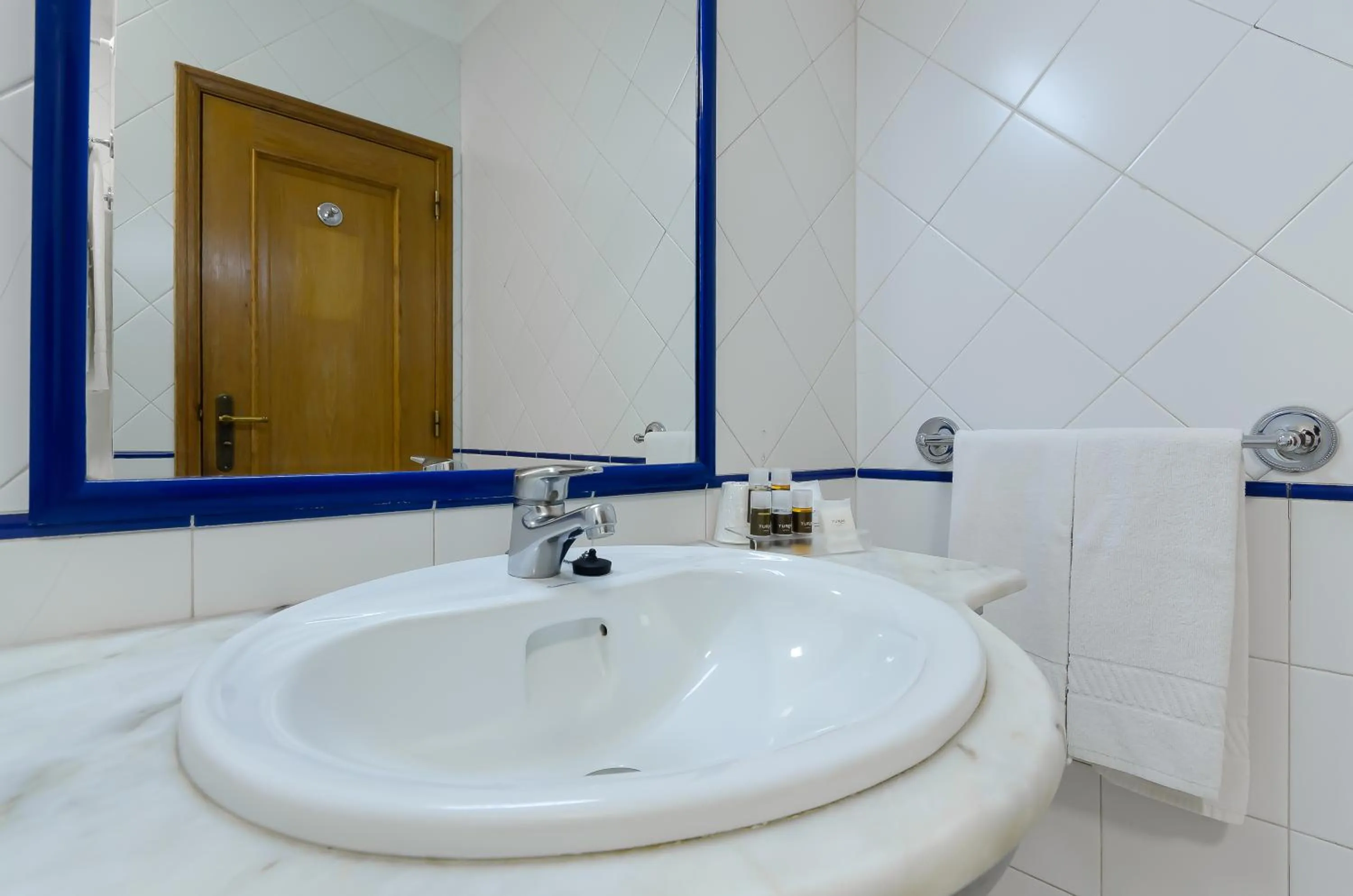 Bathroom in TURIM Algarve Mor Apartamentos Turísticos