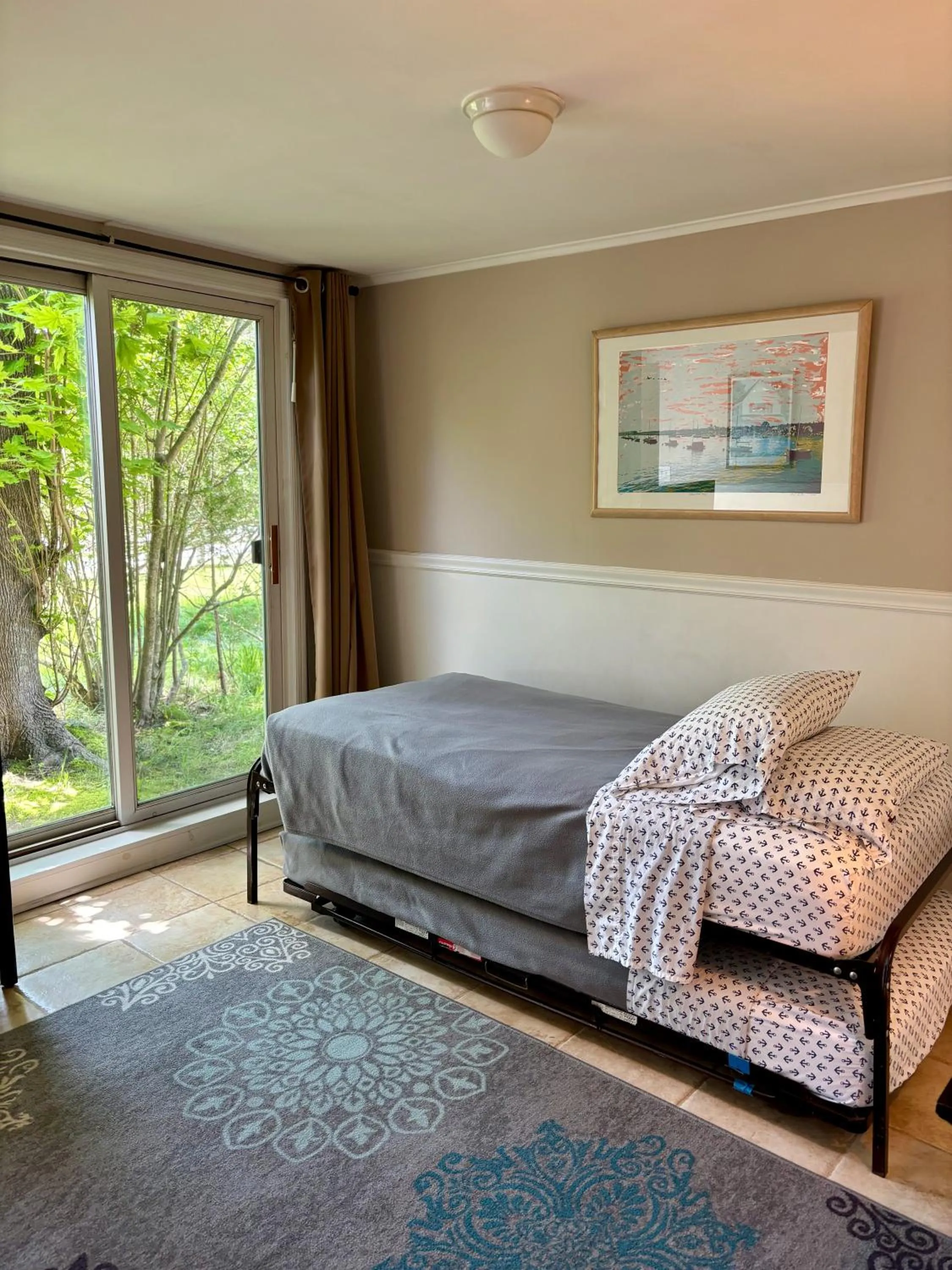 Bed in Westhampton Seabreeze Motel