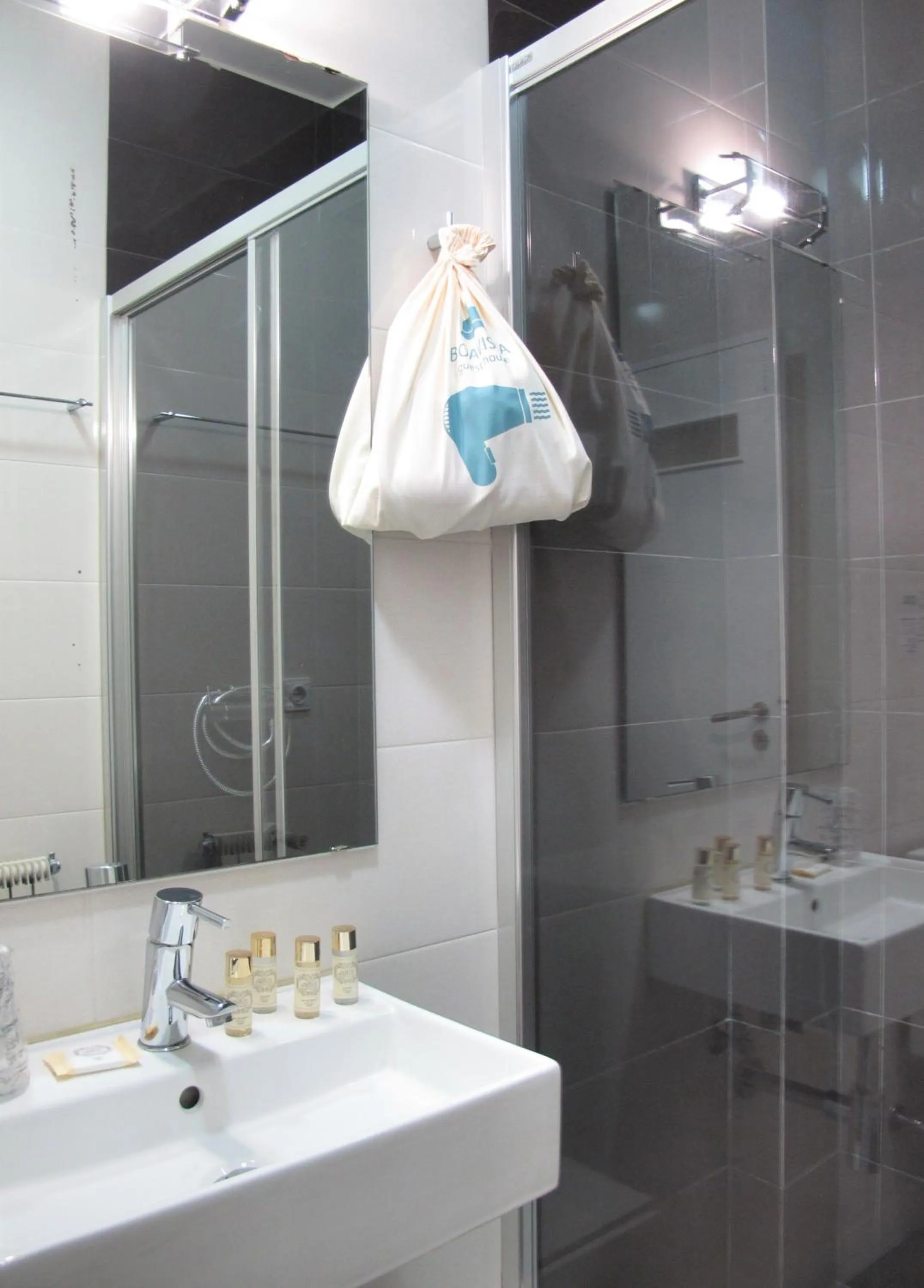 Bathroom in Boavista Guest House