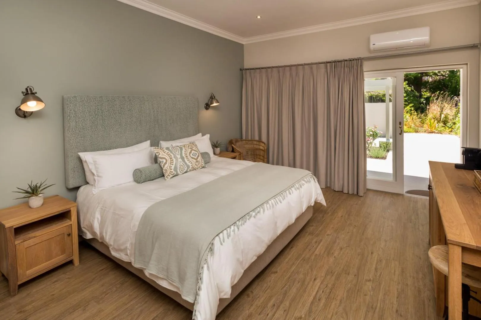 Bed in Monte Vista Boutique Hotel