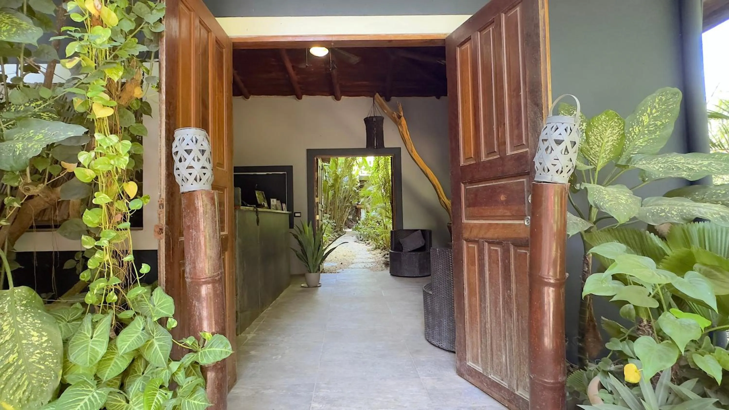 Facade/entrance in Canaima Chill House