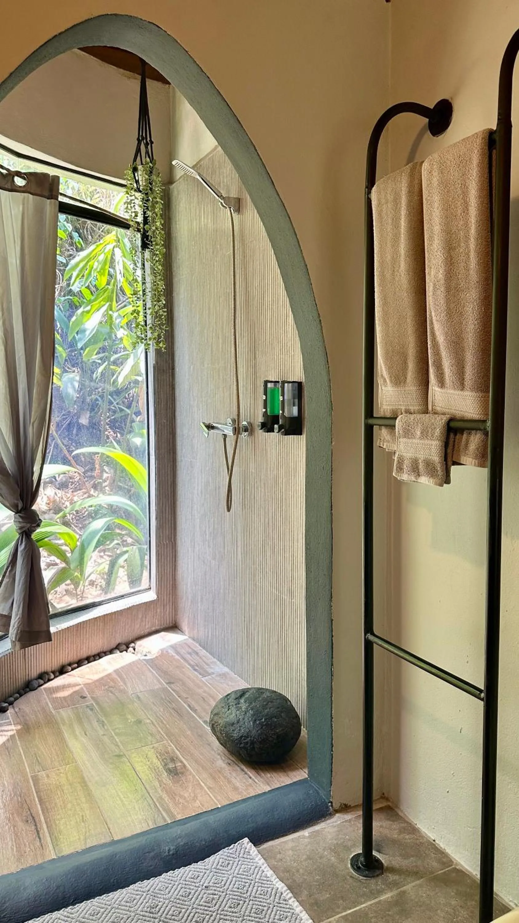 Shower, Bed in Canaima Chill House