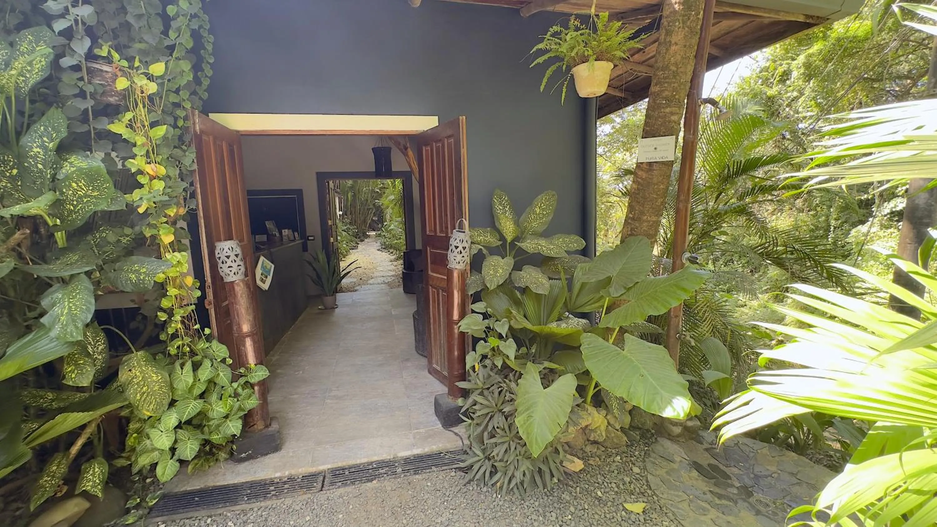Facade/entrance in Canaima Chill House