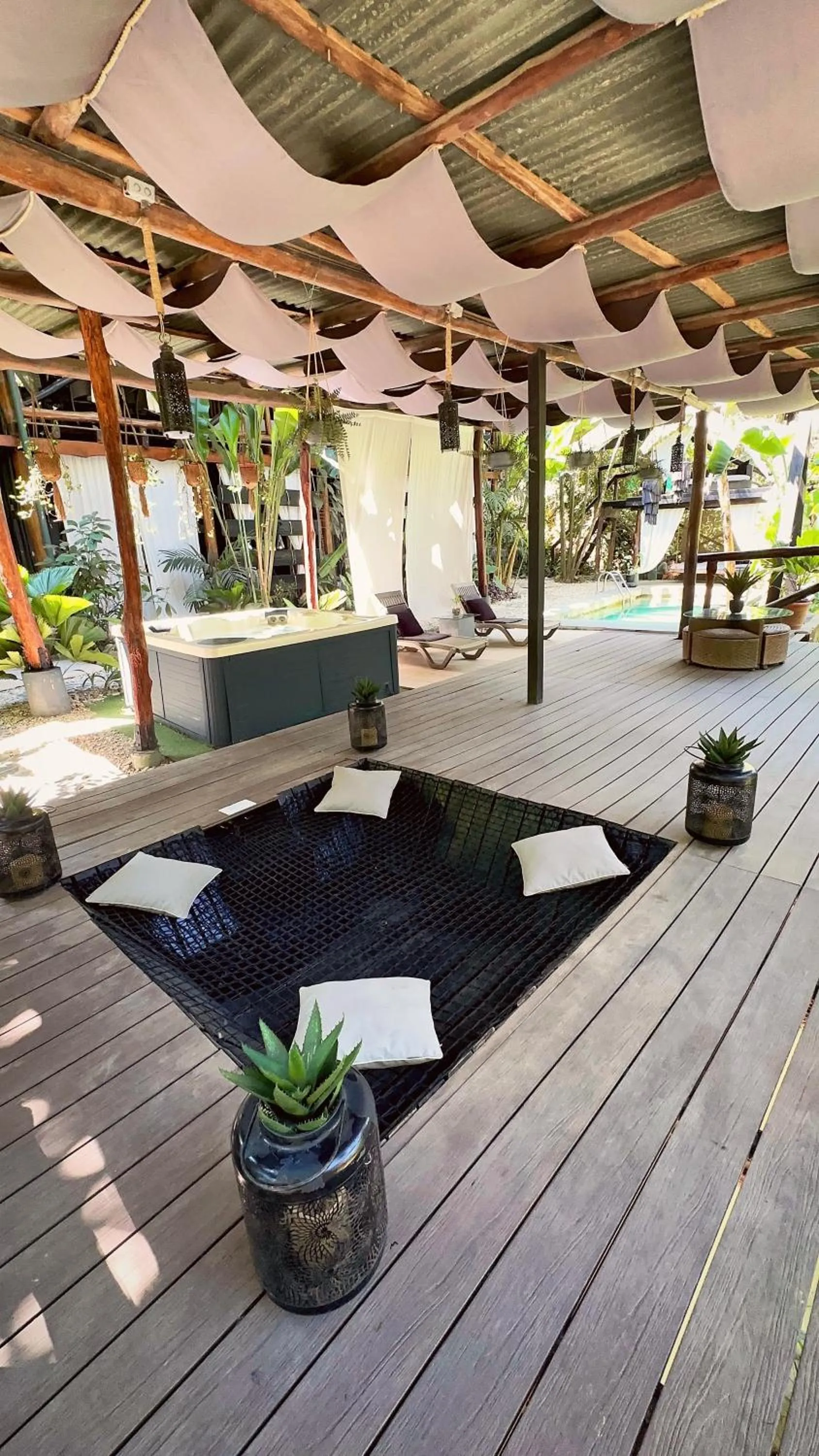 Hot Tub in Canaima Chill House