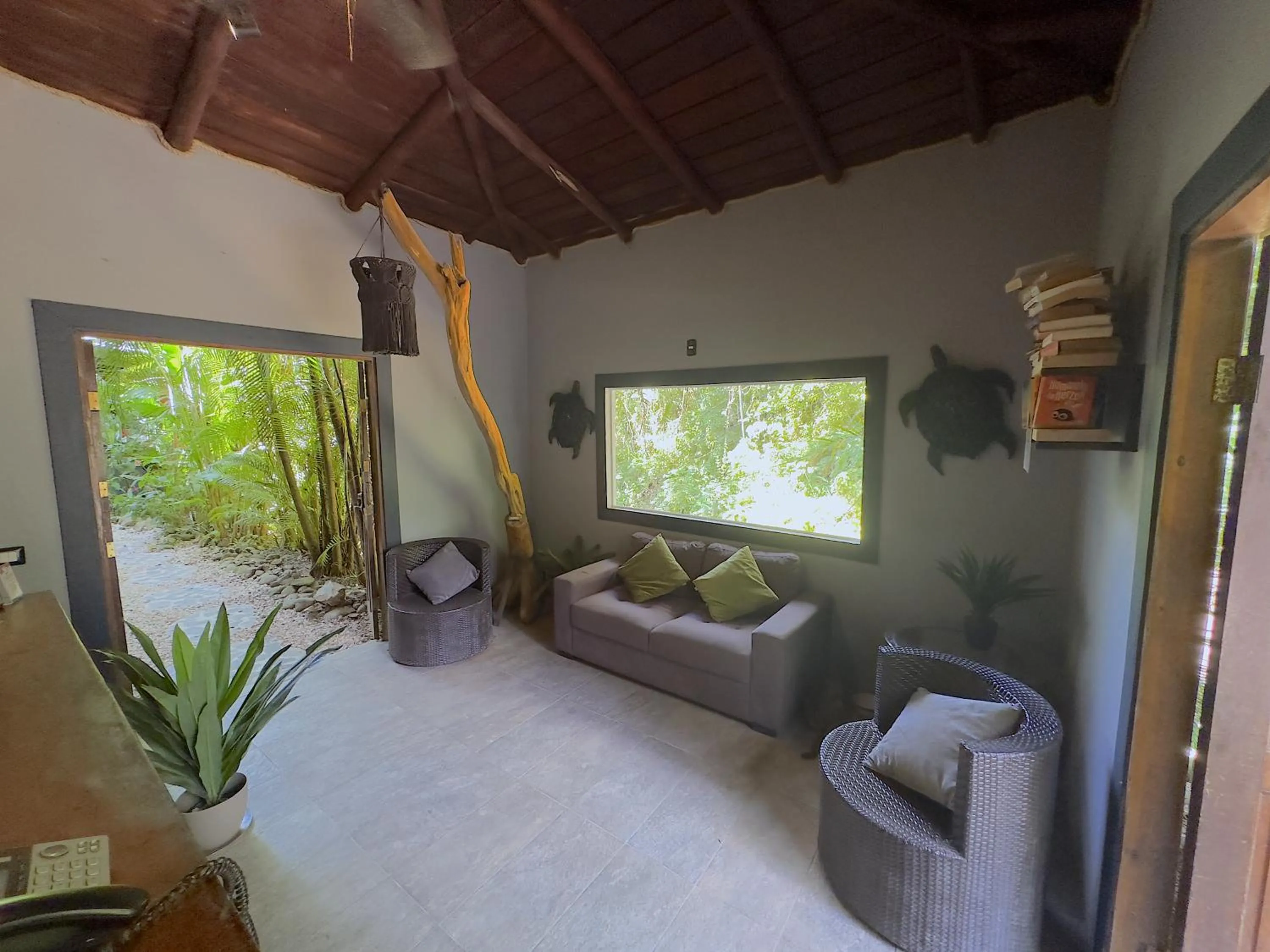 Lobby or reception, Bed in Canaima Chill House