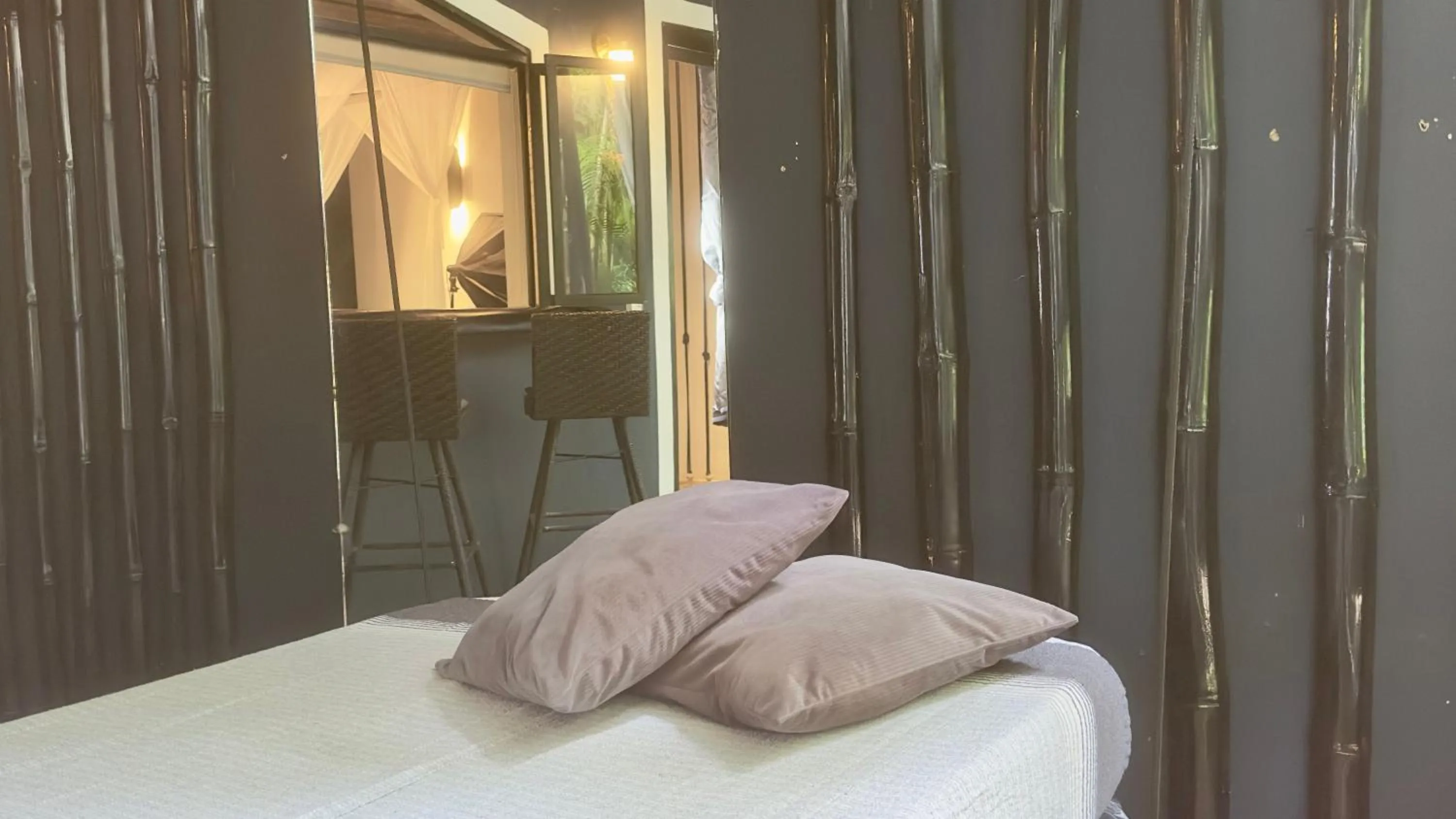 Balcony/Terrace, Bed in Canaima Chill House